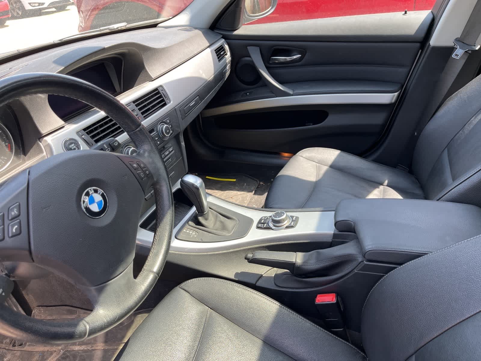 Thumbnail: 2011 BMW 3 Series - 11
