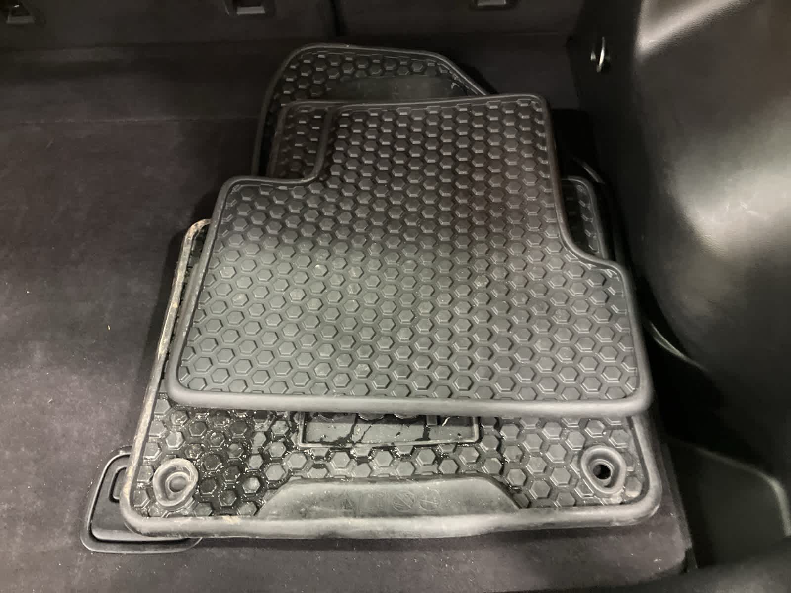 Thumbnail: 2020 Jeep Cherokee - 26