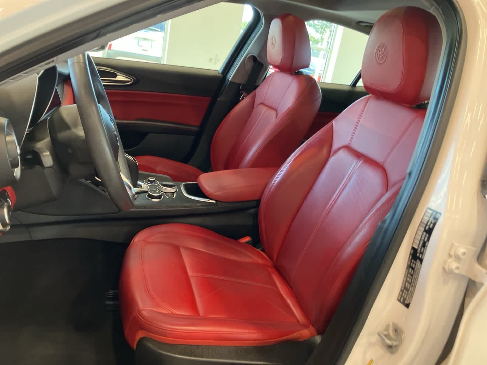 Thumbnail: 2020 Alfa Romeo Giulia - 12