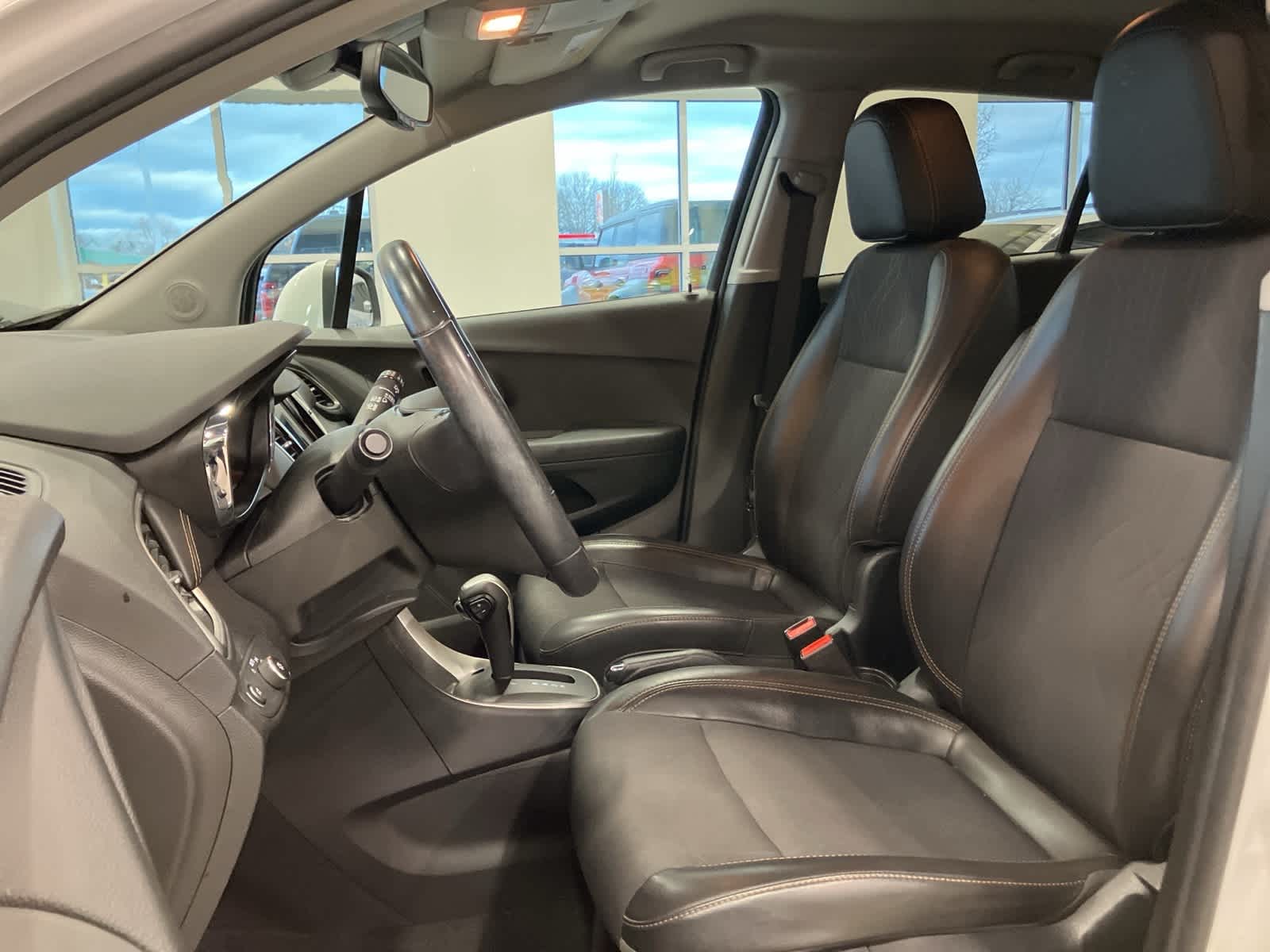 Thumbnail: 2018 Chevrolet Trax - 10