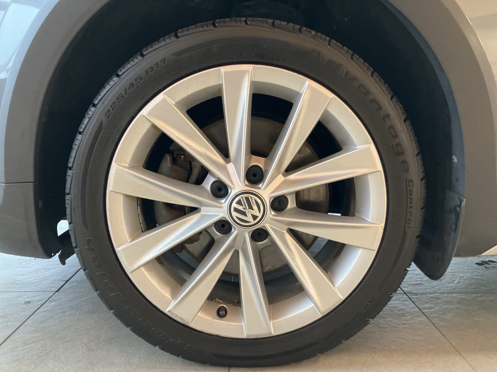 Thumbnail: 2017 Volkswagen Golf - 8