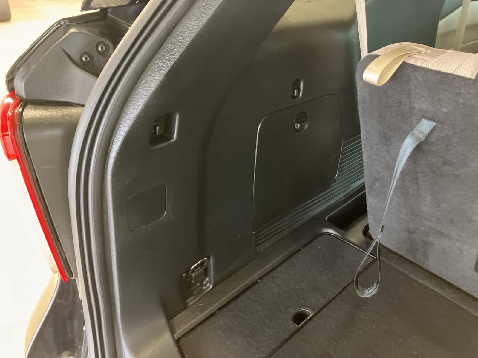 Thumbnail: 2023 Ford Explorer - 25