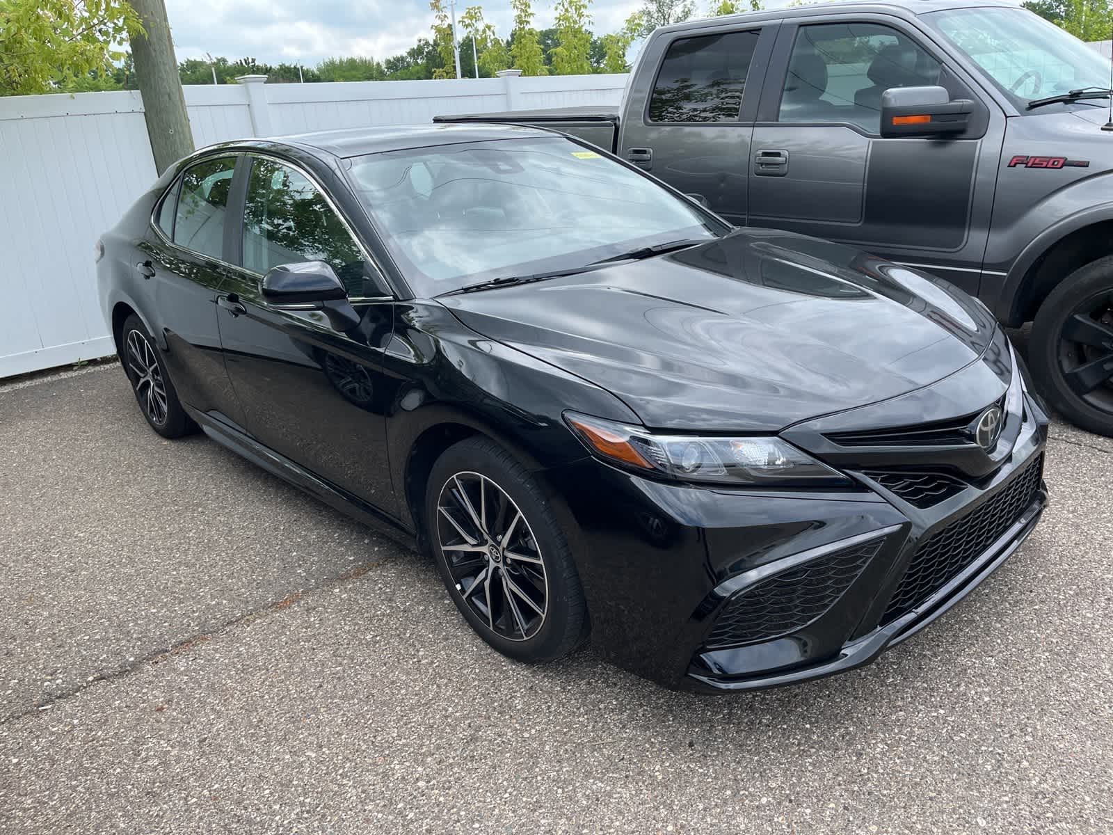 Thumbnail: 2023 Toyota Camry - 16