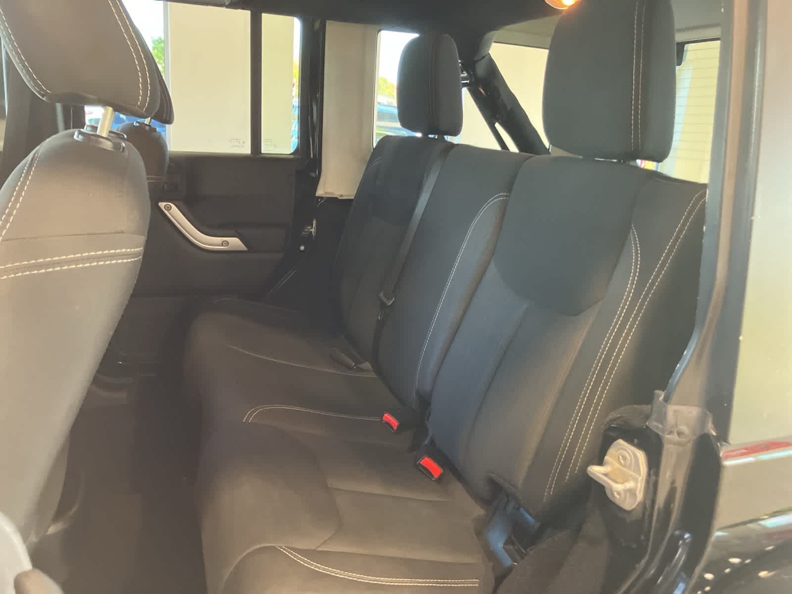 Thumbnail: 2016 Jeep Wrangler - 23