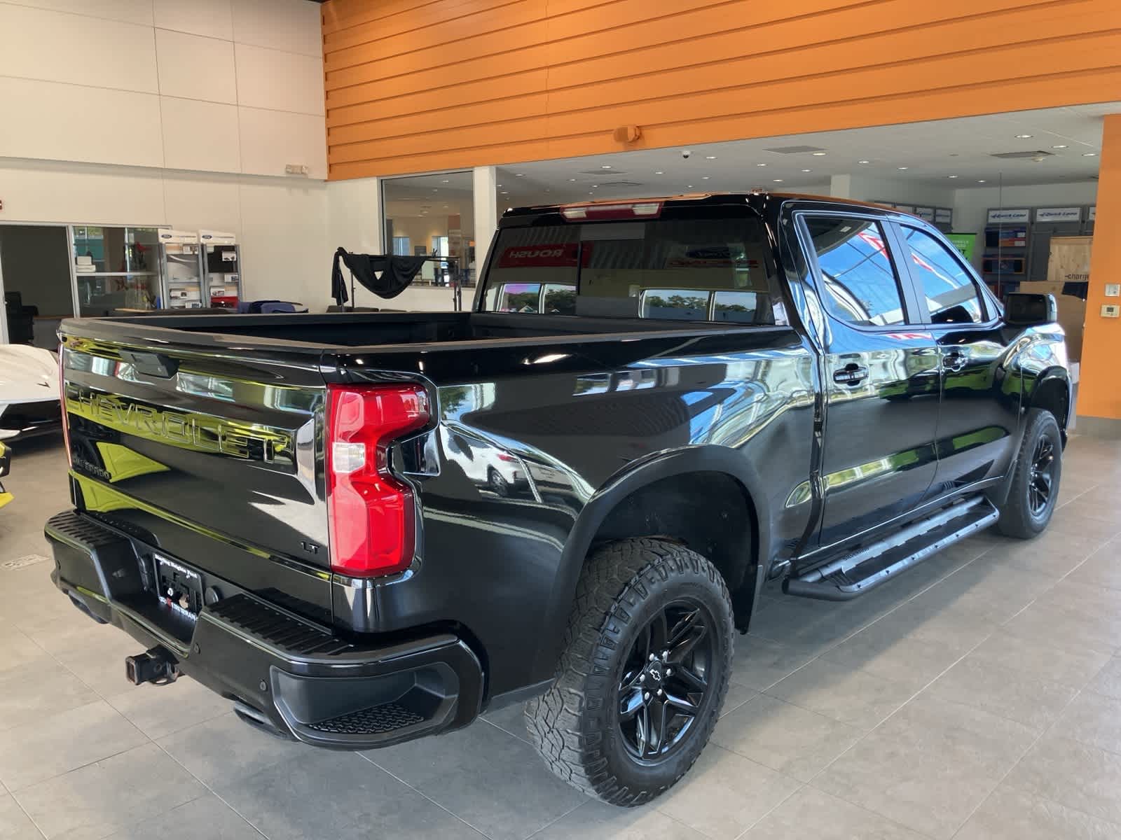 Thumbnail: 2021 Chevrolet Silverado 1500 - 5