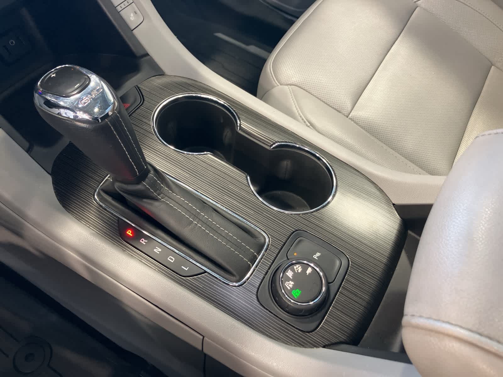 Thumbnail: 2017 GMC Acadia - 19