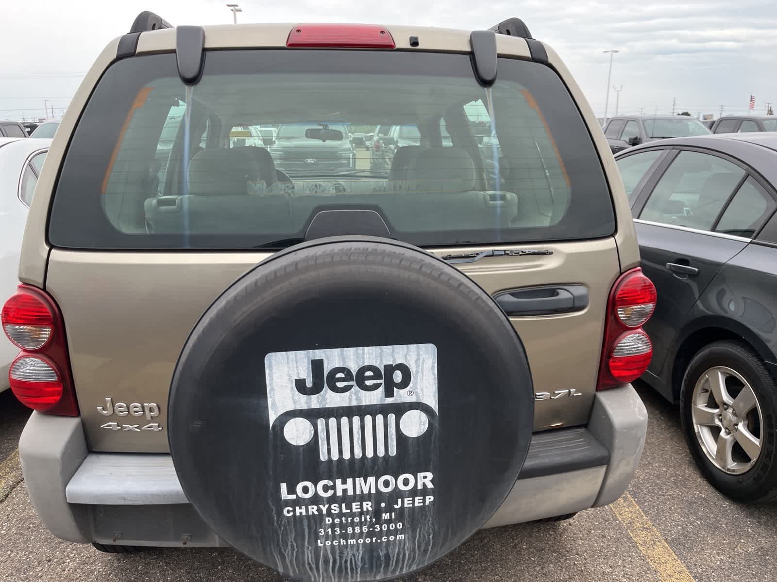 Thumbnail: 2005 Jeep Liberty - 11