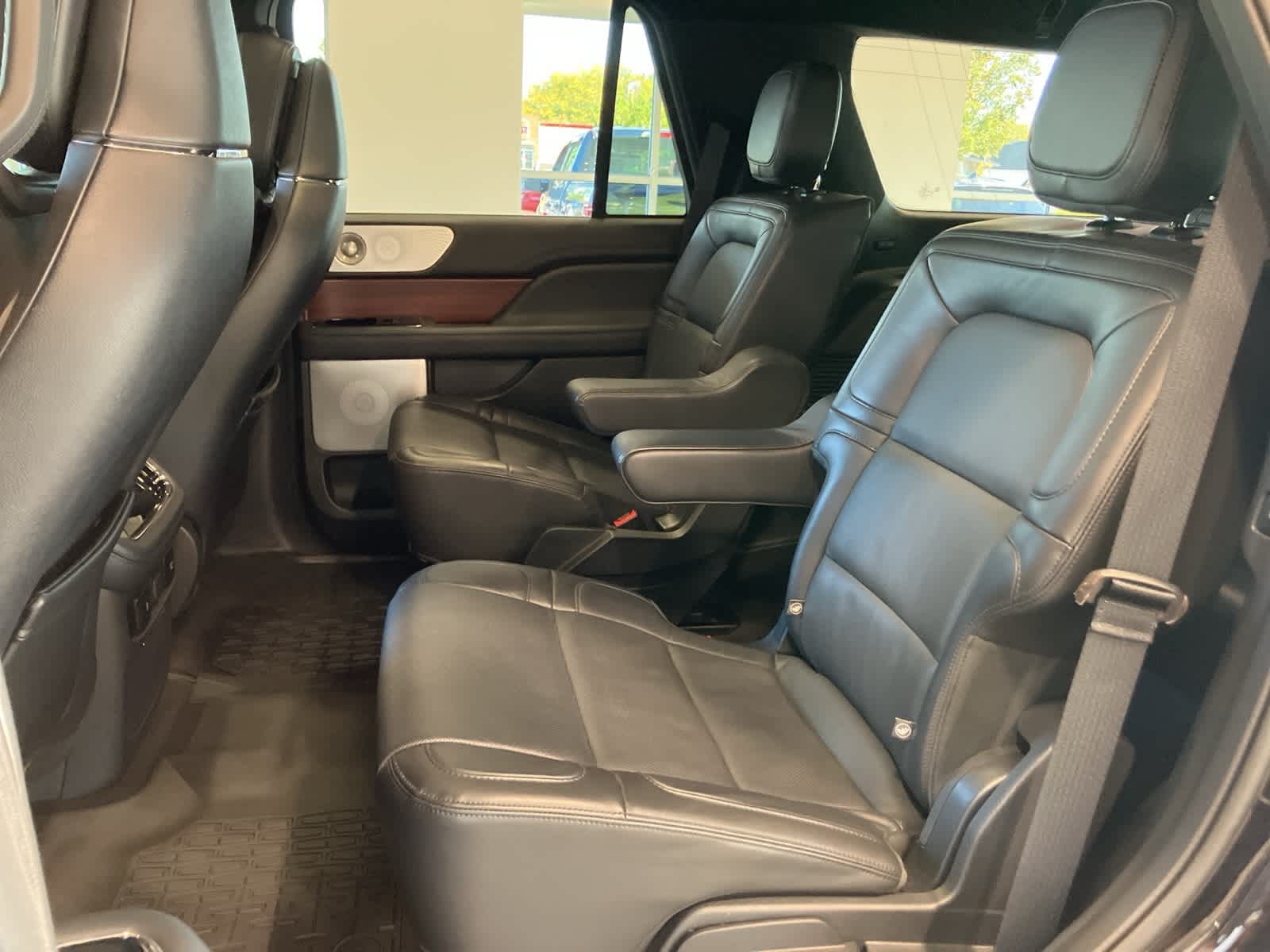 Thumbnail: 2023 Lincoln Navigator - 27