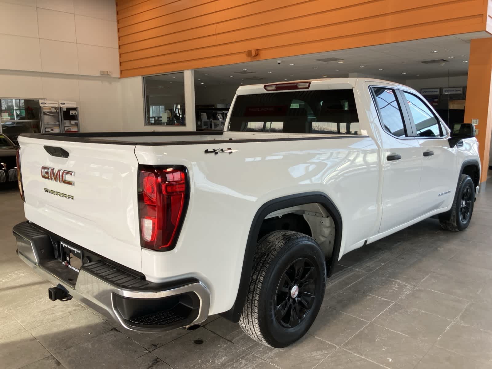 Thumbnail: 2023 GMC Sierra 1500 - 5