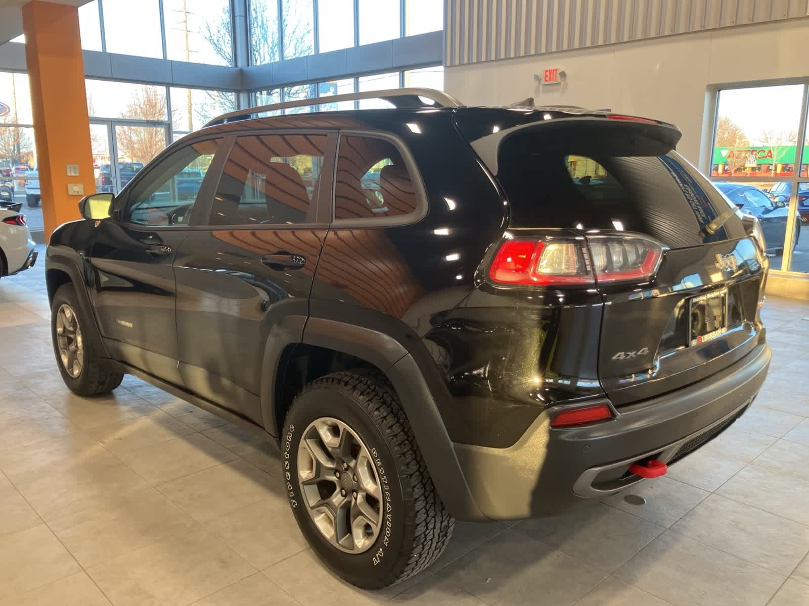 Thumbnail: 2019 Jeep Cherokee - 7