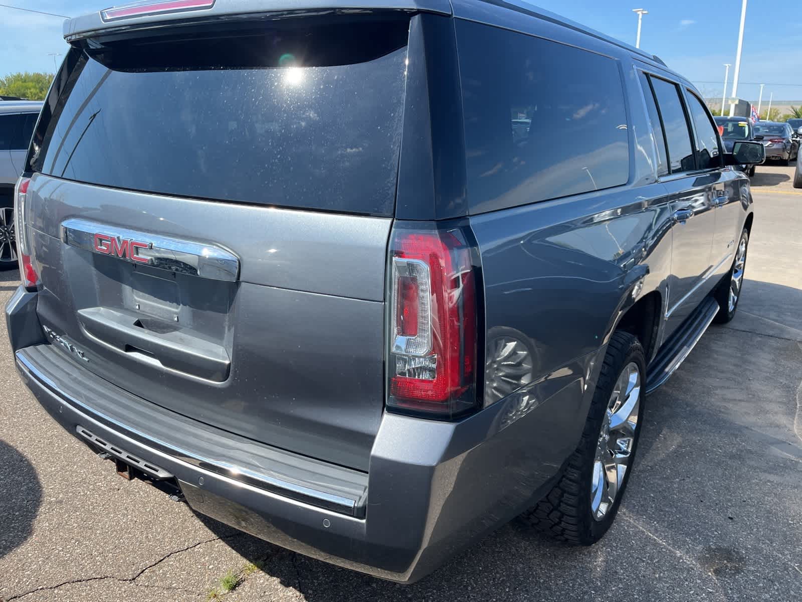 Thumbnail: 2018 GMC Yukon XL - 13