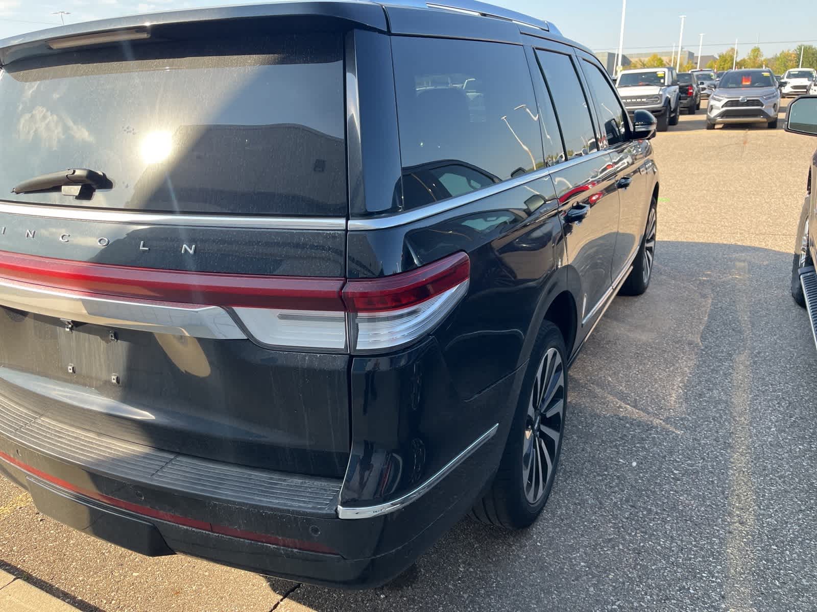 Thumbnail: 2023 Lincoln Navigator - 12