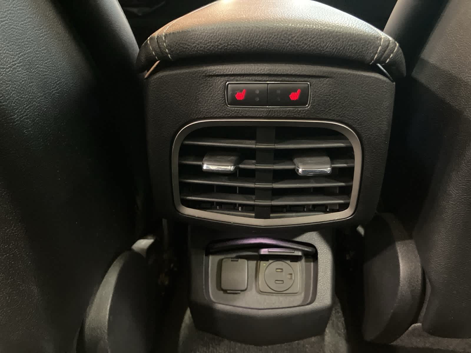 Thumbnail: 2015 Lincoln MKZ - 27