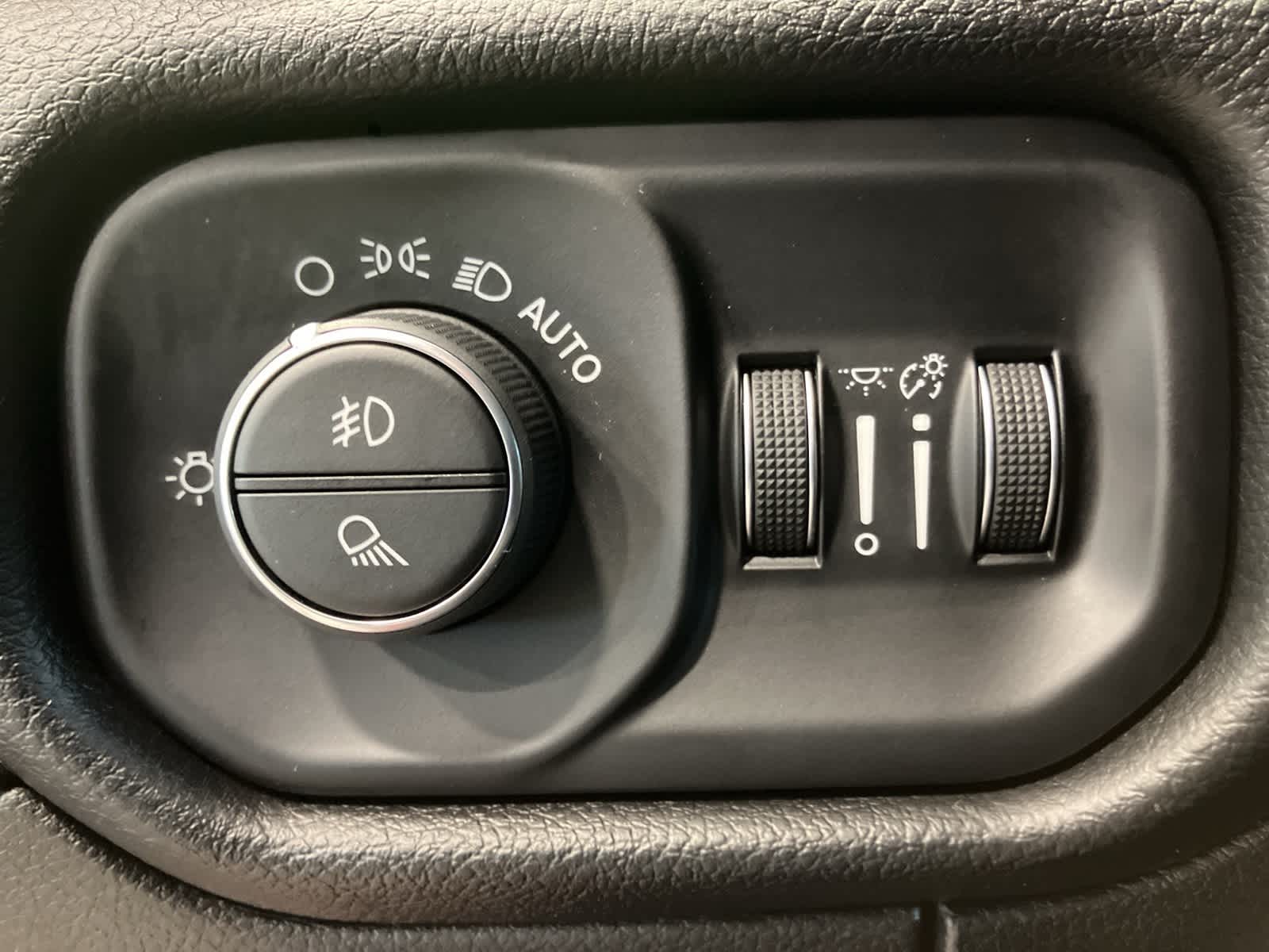 Thumbnail: 2019 RAM 1500 - 13