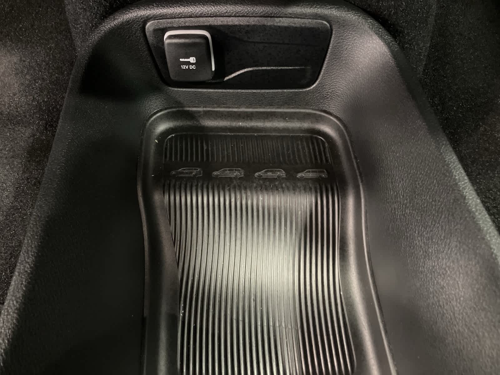 Thumbnail: 2025 Chrysler Pacifica - 18