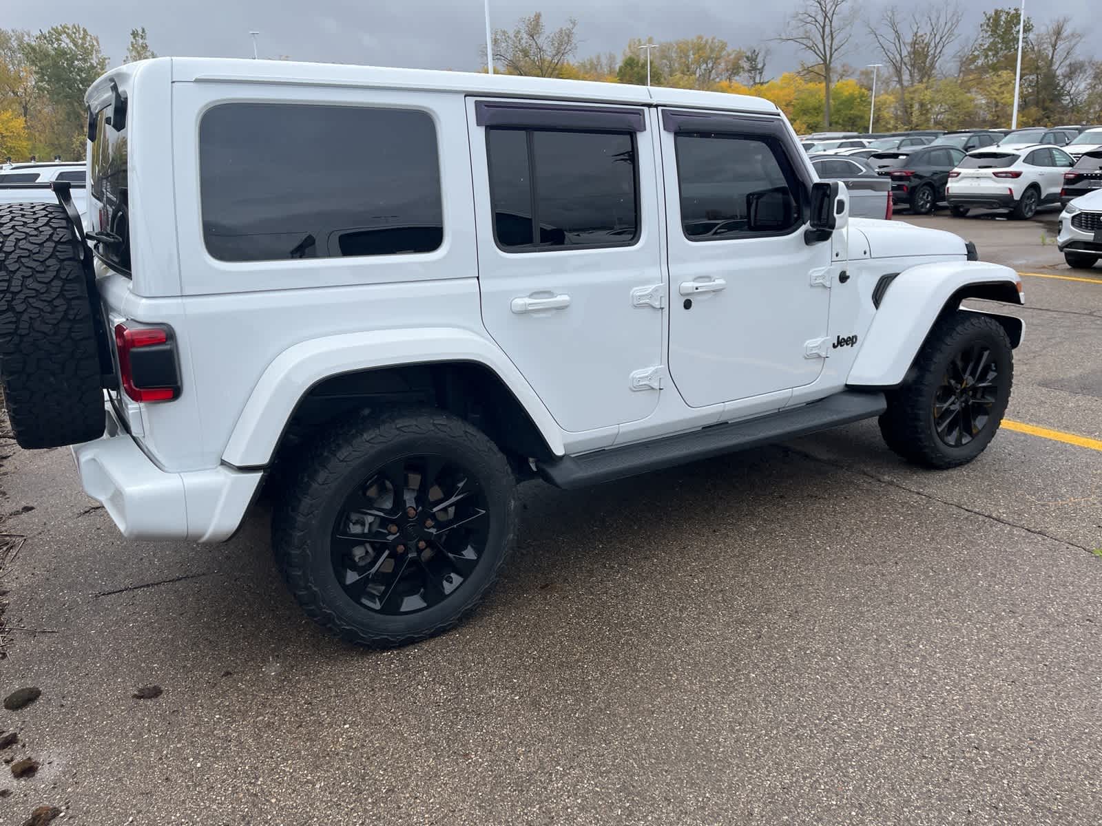 Thumbnail: 2021 Jeep Wrangler - 11
