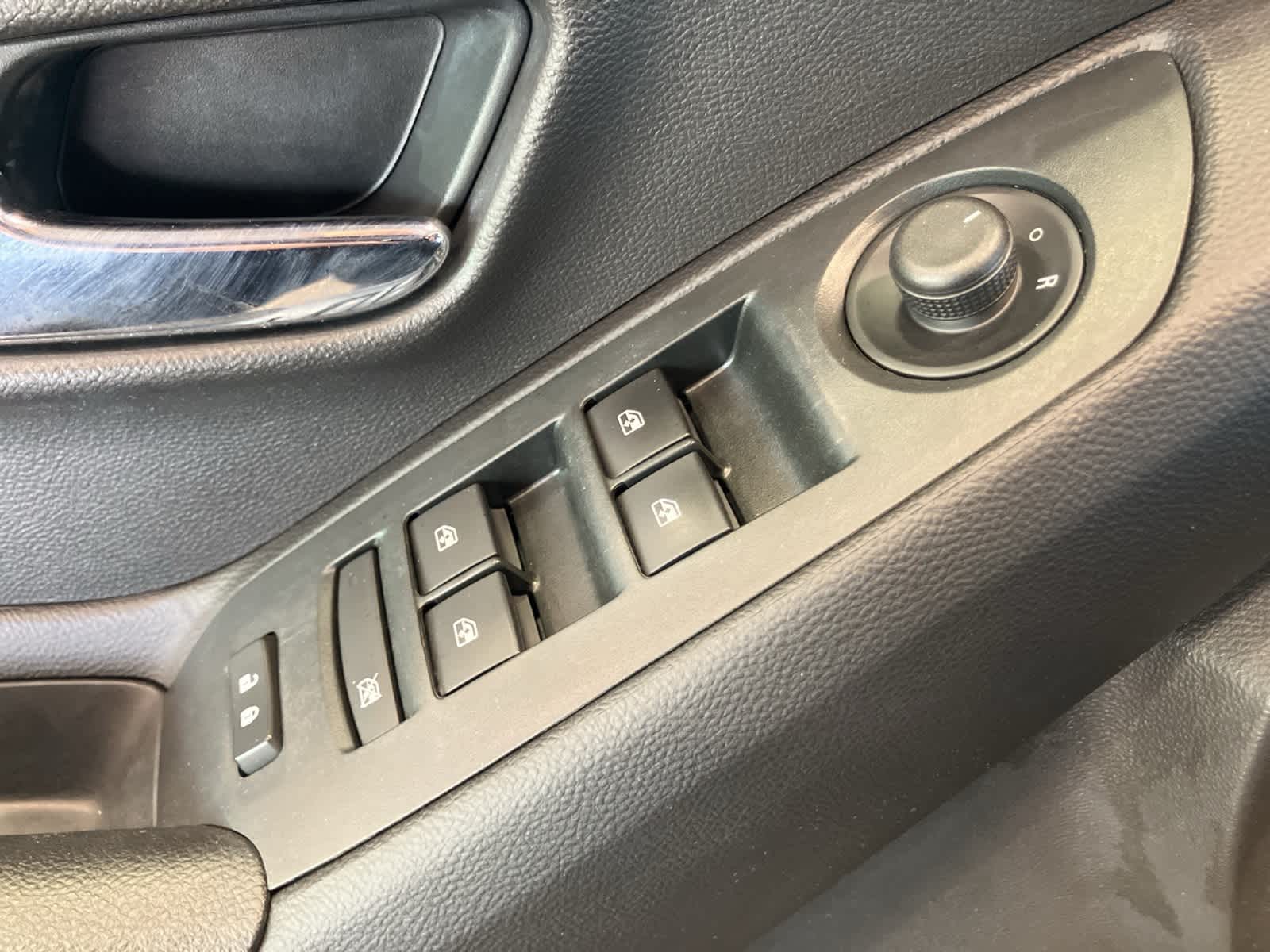 Thumbnail: 2017 Chevrolet Trax - 12