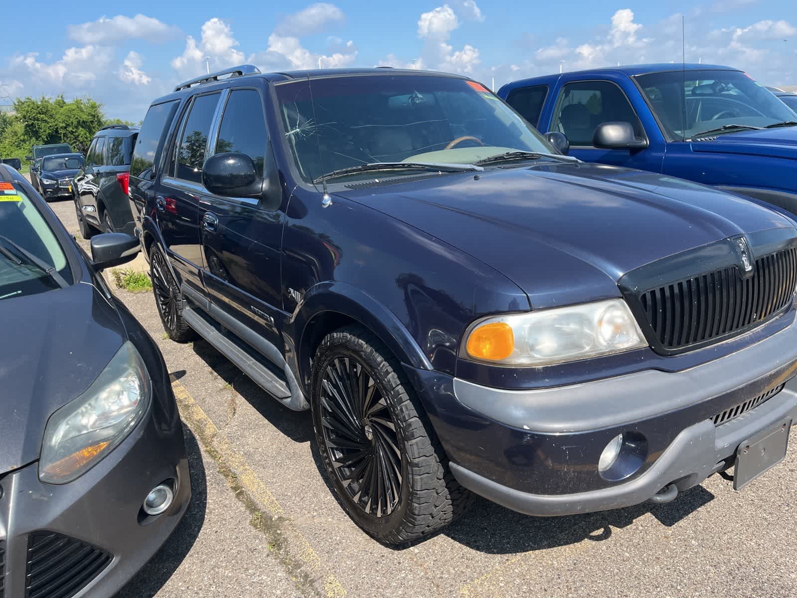 Thumbnail: 1998 Lincoln Navigator - 16