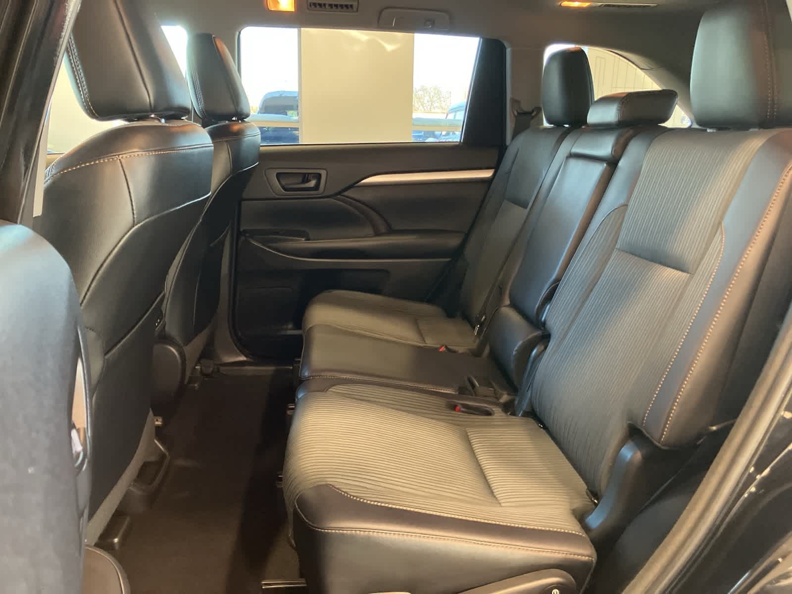 Thumbnail: 2018 Toyota Highlander - 22