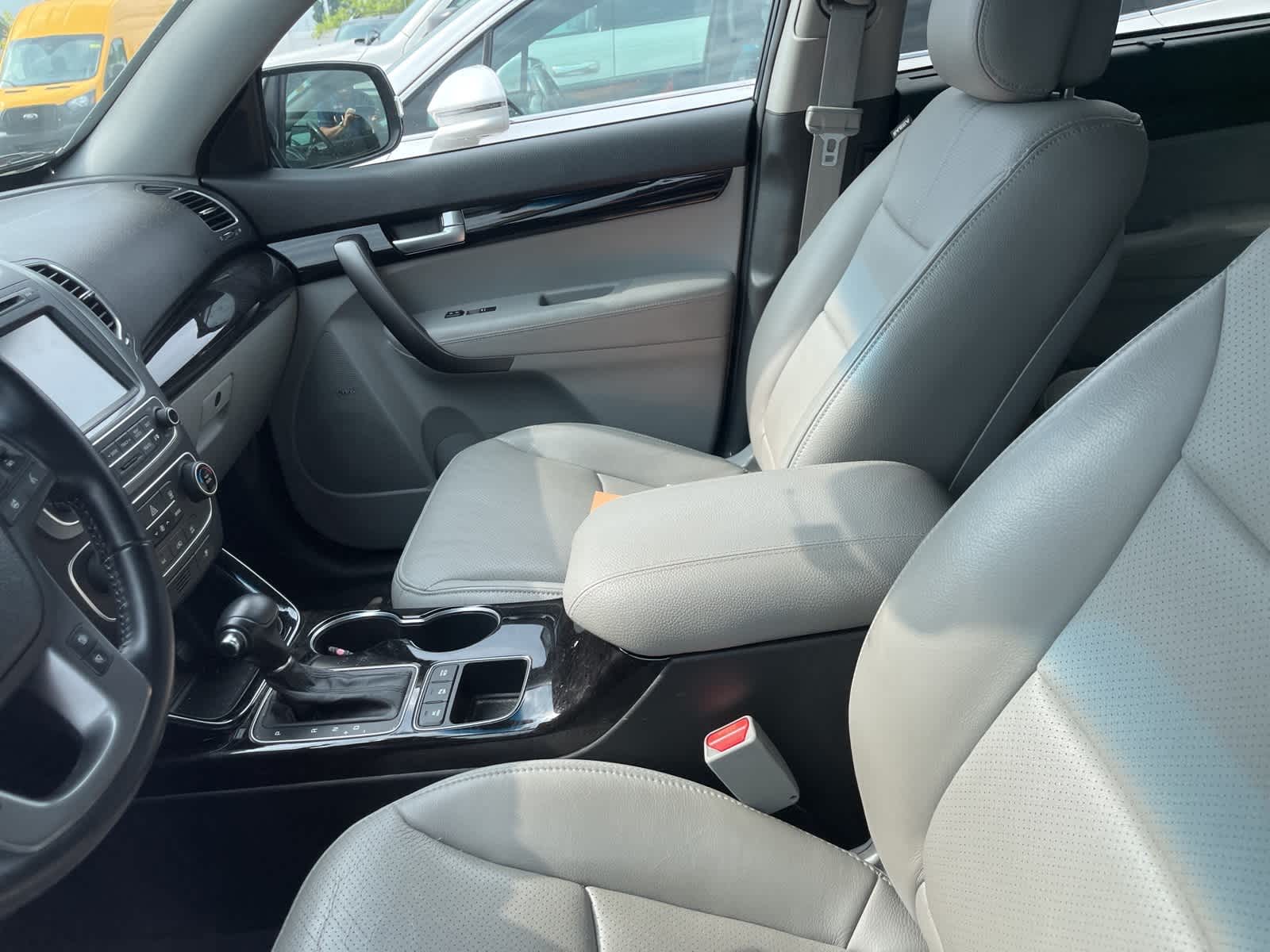 Thumbnail: 2015 Kia Sorento - 24