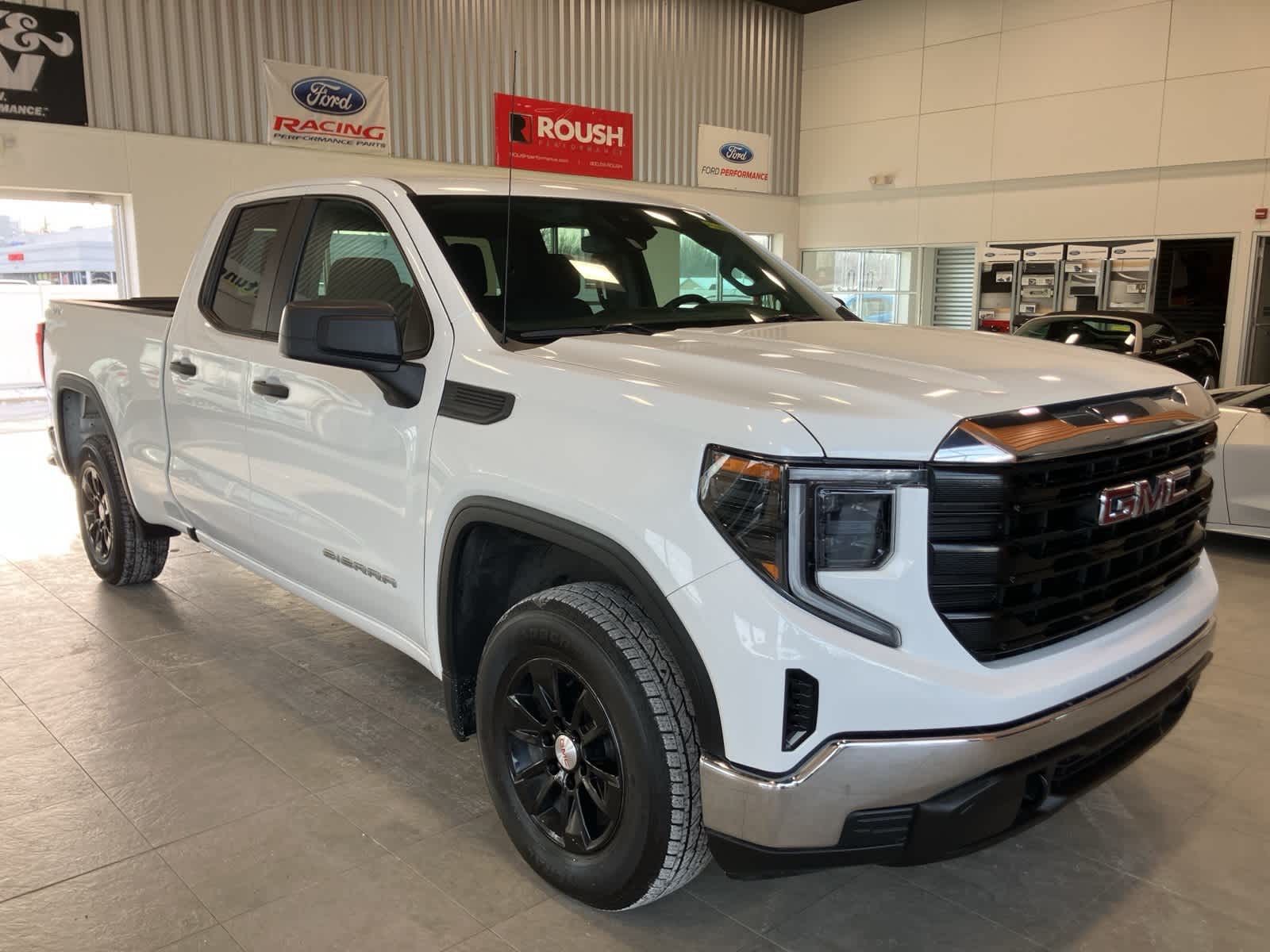 Thumbnail: 2023 GMC Sierra 1500 - 3