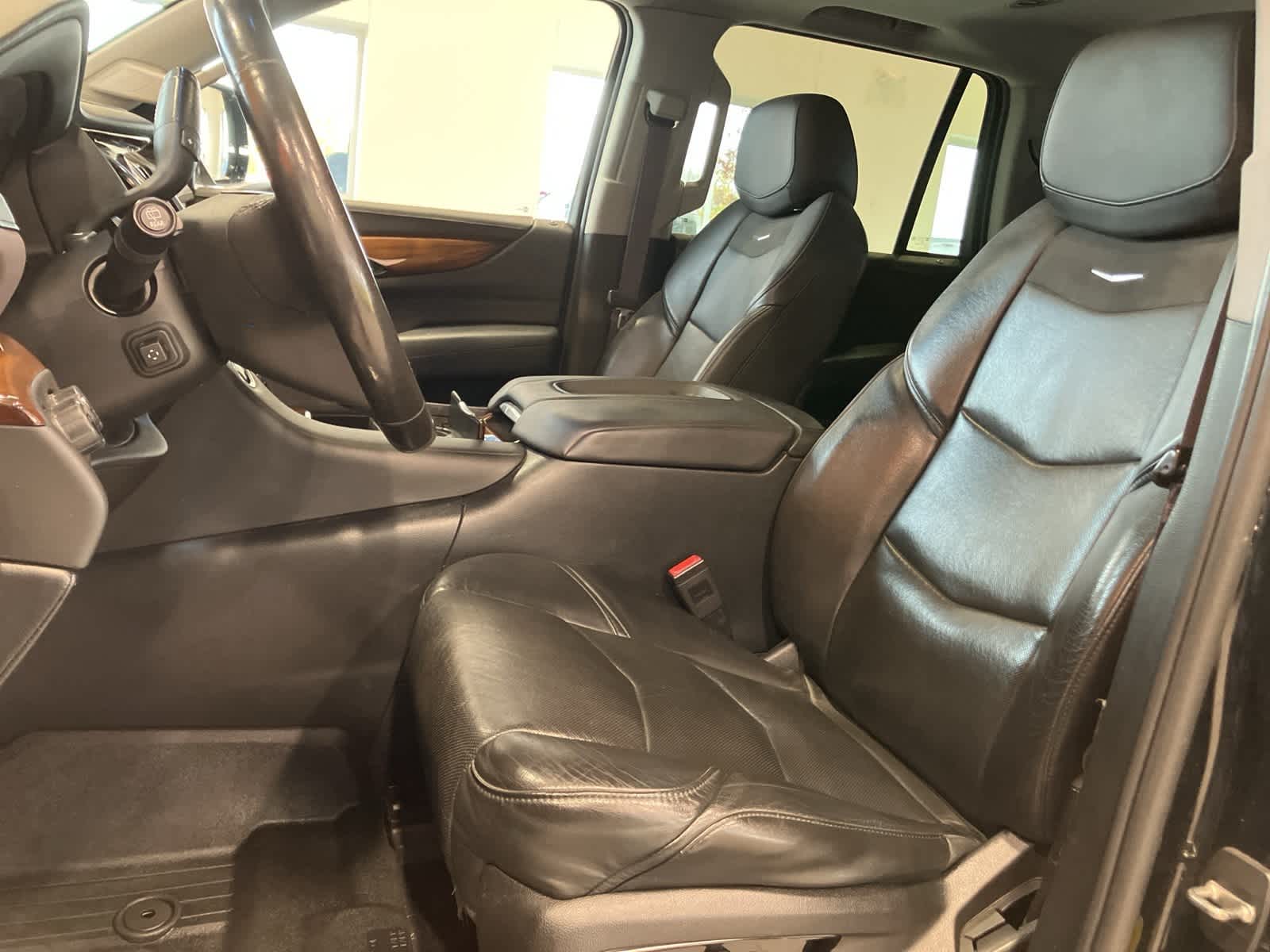 Thumbnail: 2017 Cadillac Escalade - 13