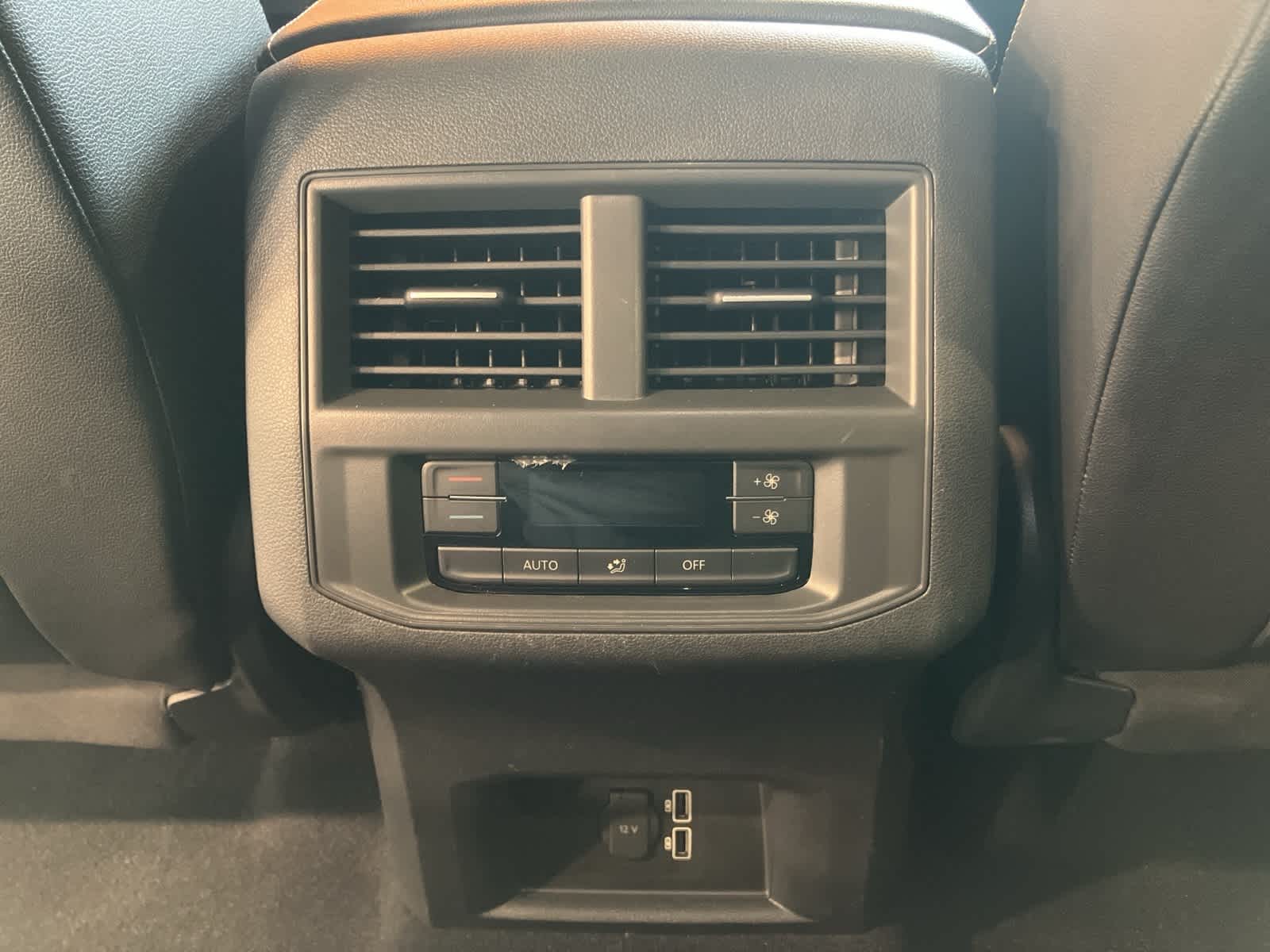 Thumbnail: 2021 Volkswagen Atlas - 23