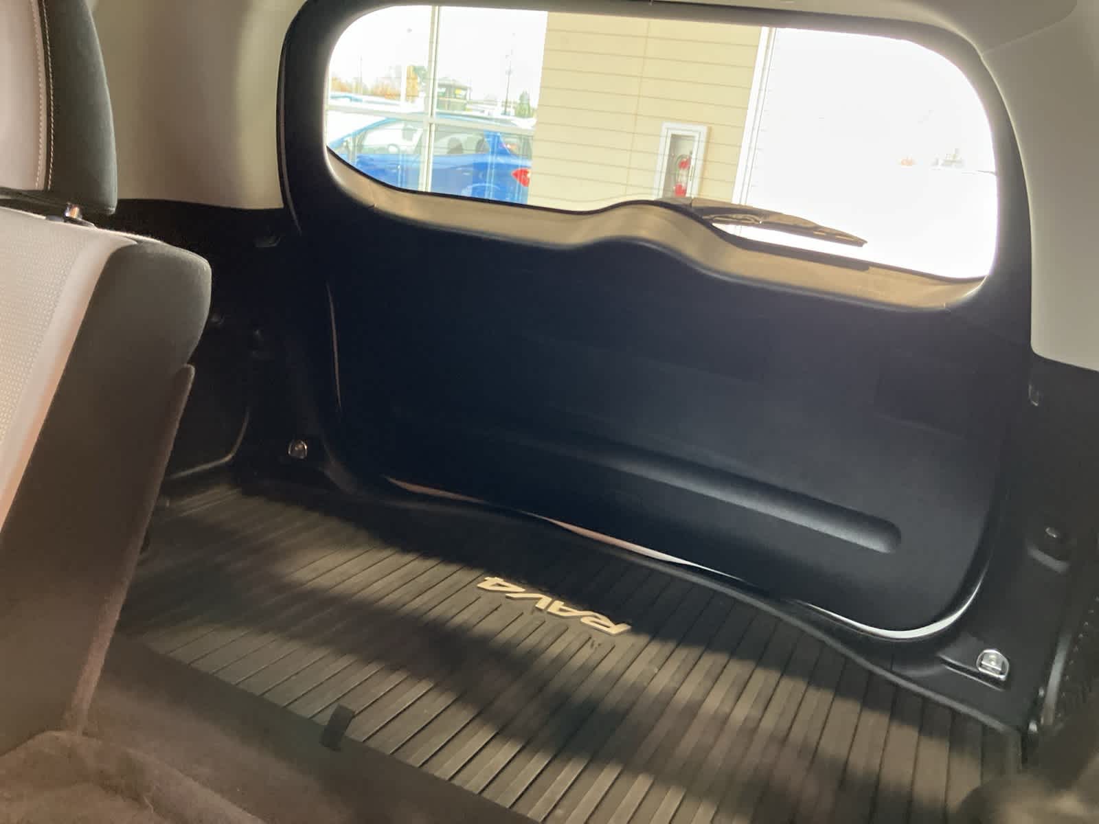 Thumbnail: 2017 Toyota RAV4 - 25