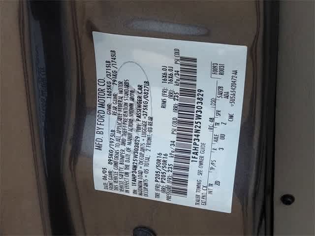 Thumbnail: 2005 Ford Focus - 32