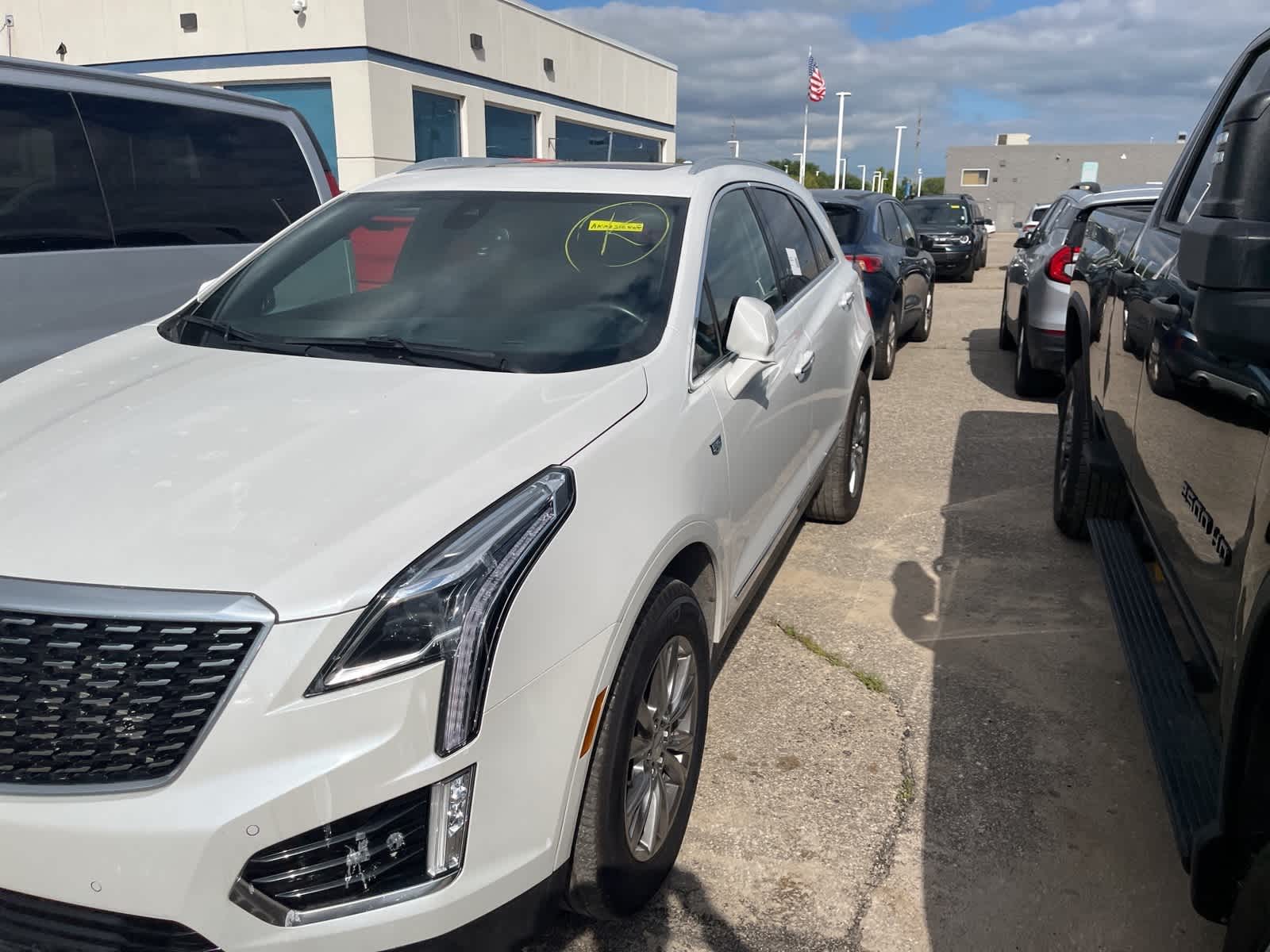 Thumbnail: 2021 Cadillac XT5 - 4