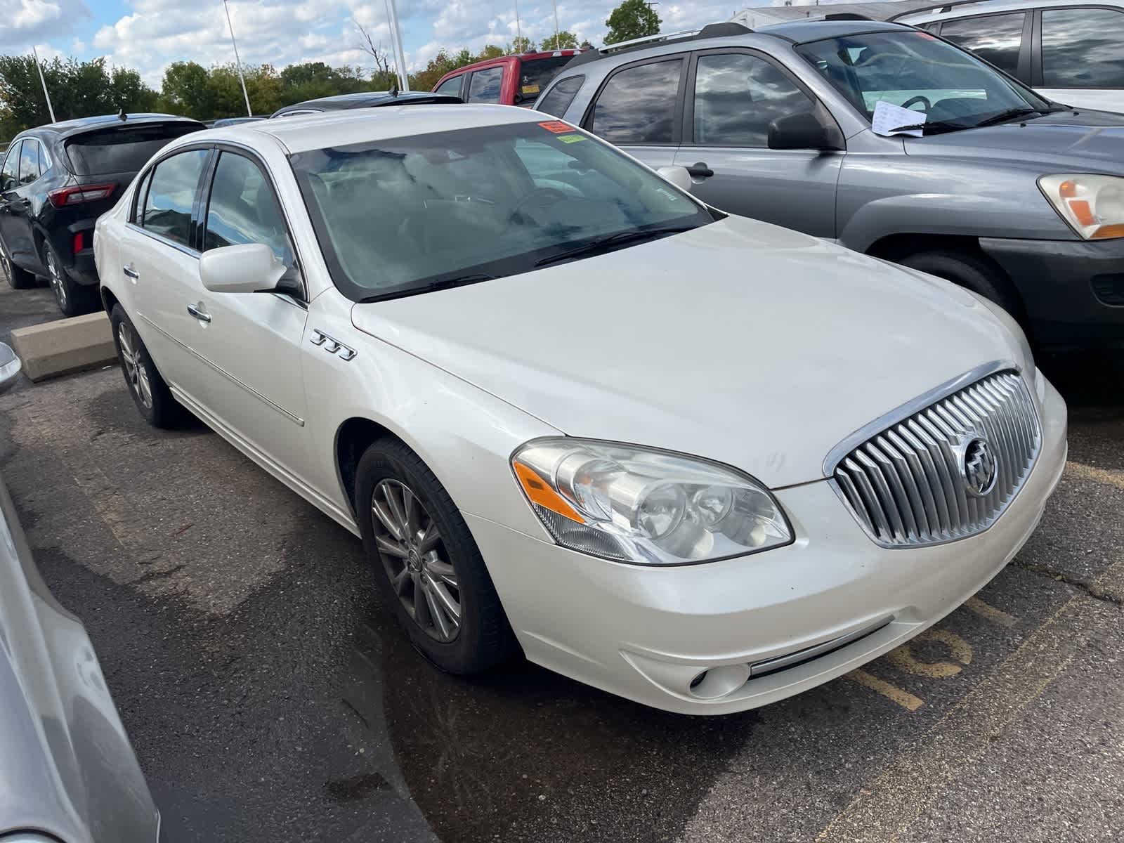 Thumbnail: 2010 Buick Lucerne - 19