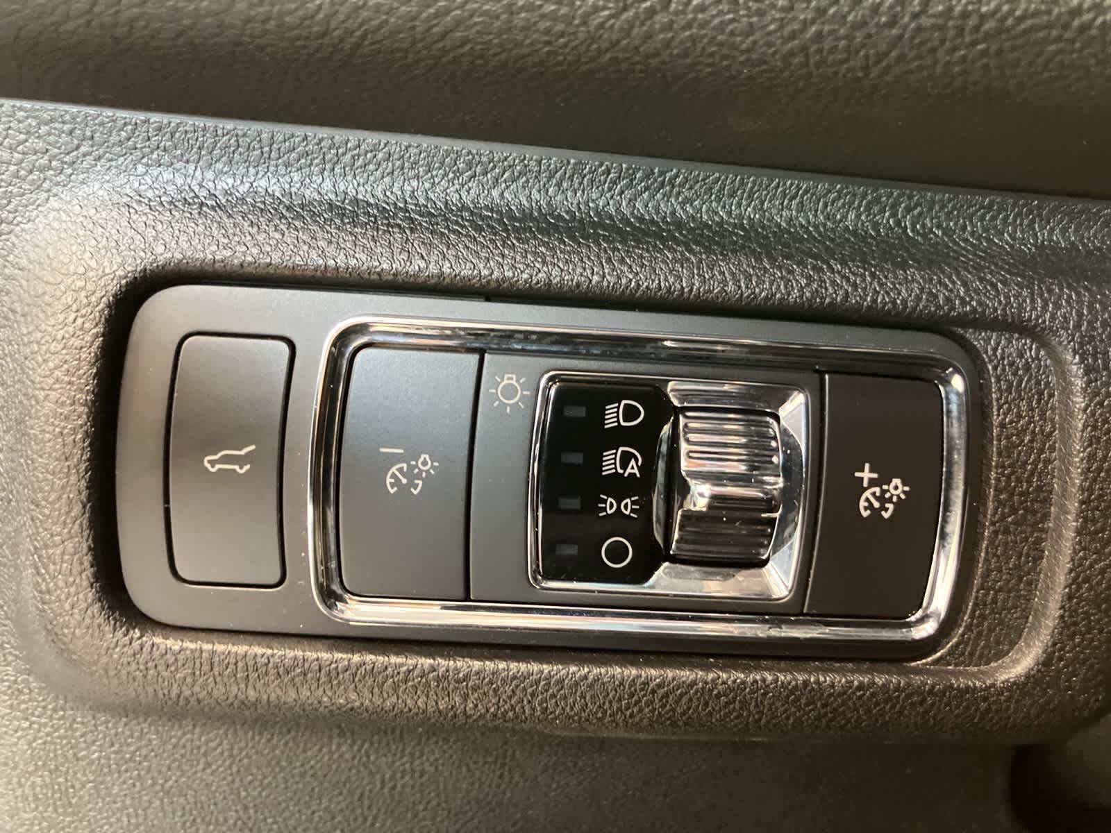 Thumbnail: 2022 Lincoln Corsair - 14