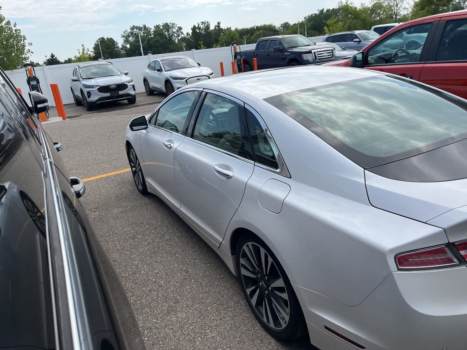Thumbnail: 2019 Lincoln MKZ - 10