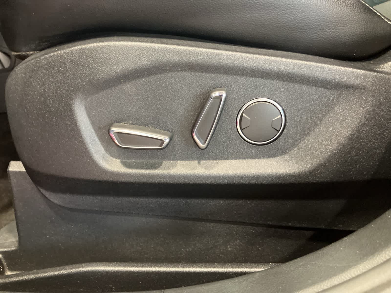 Thumbnail: 2019 Ford Edge - 12