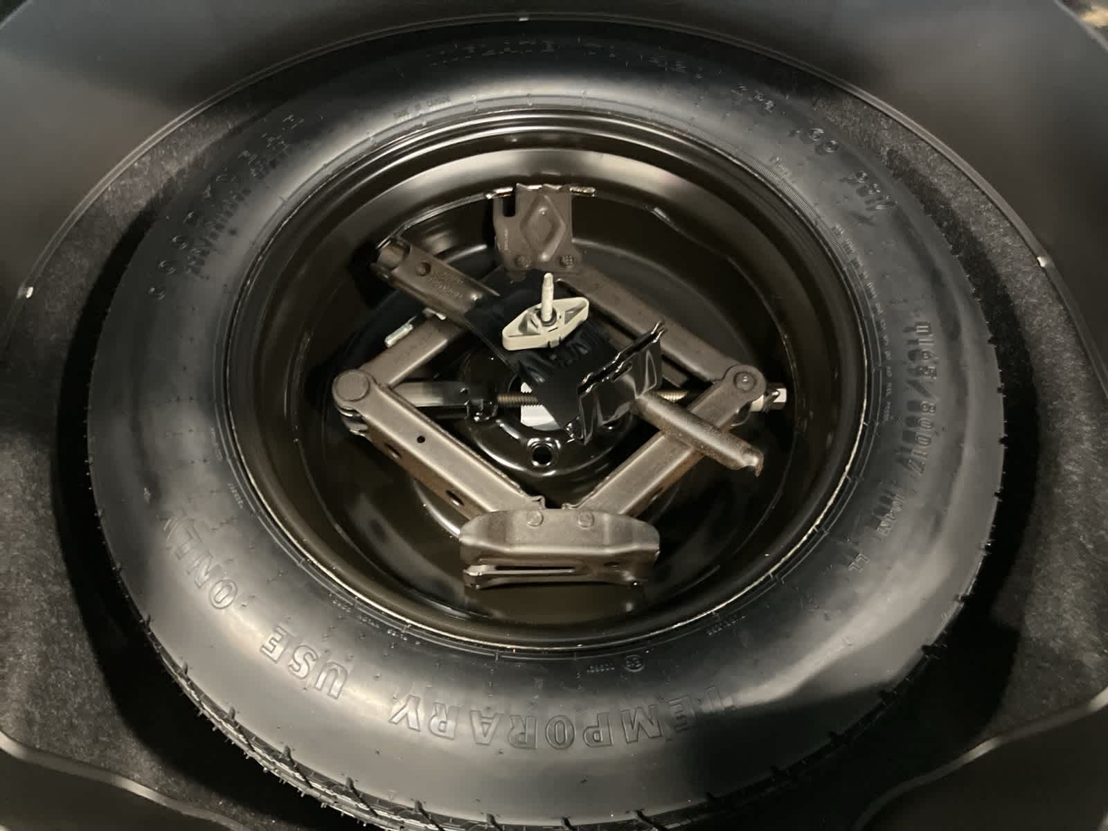 Thumbnail: 2016 Jeep Cherokee - 36