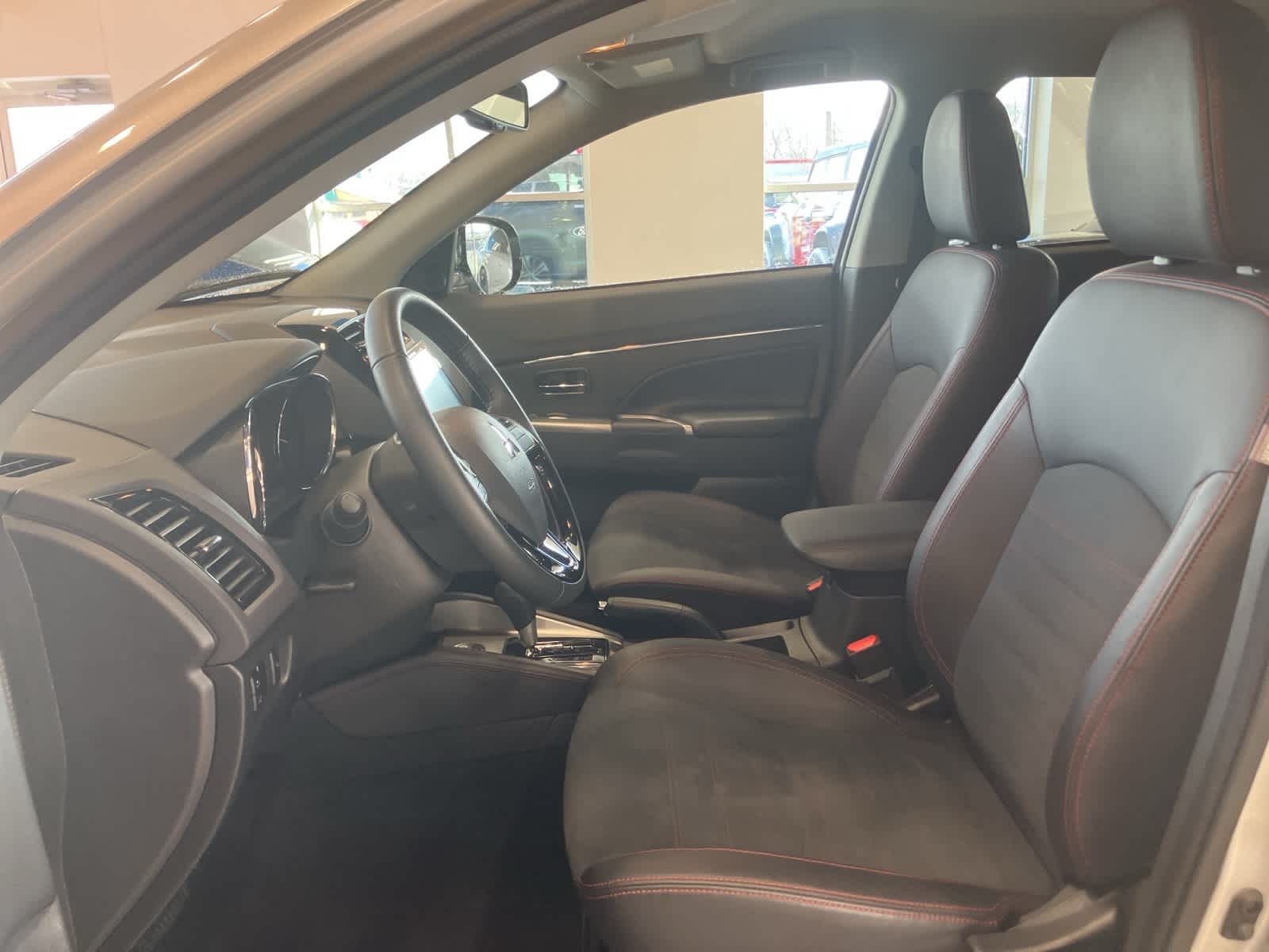 Thumbnail: 2025 Mitsubishi Outlander Sport - 10