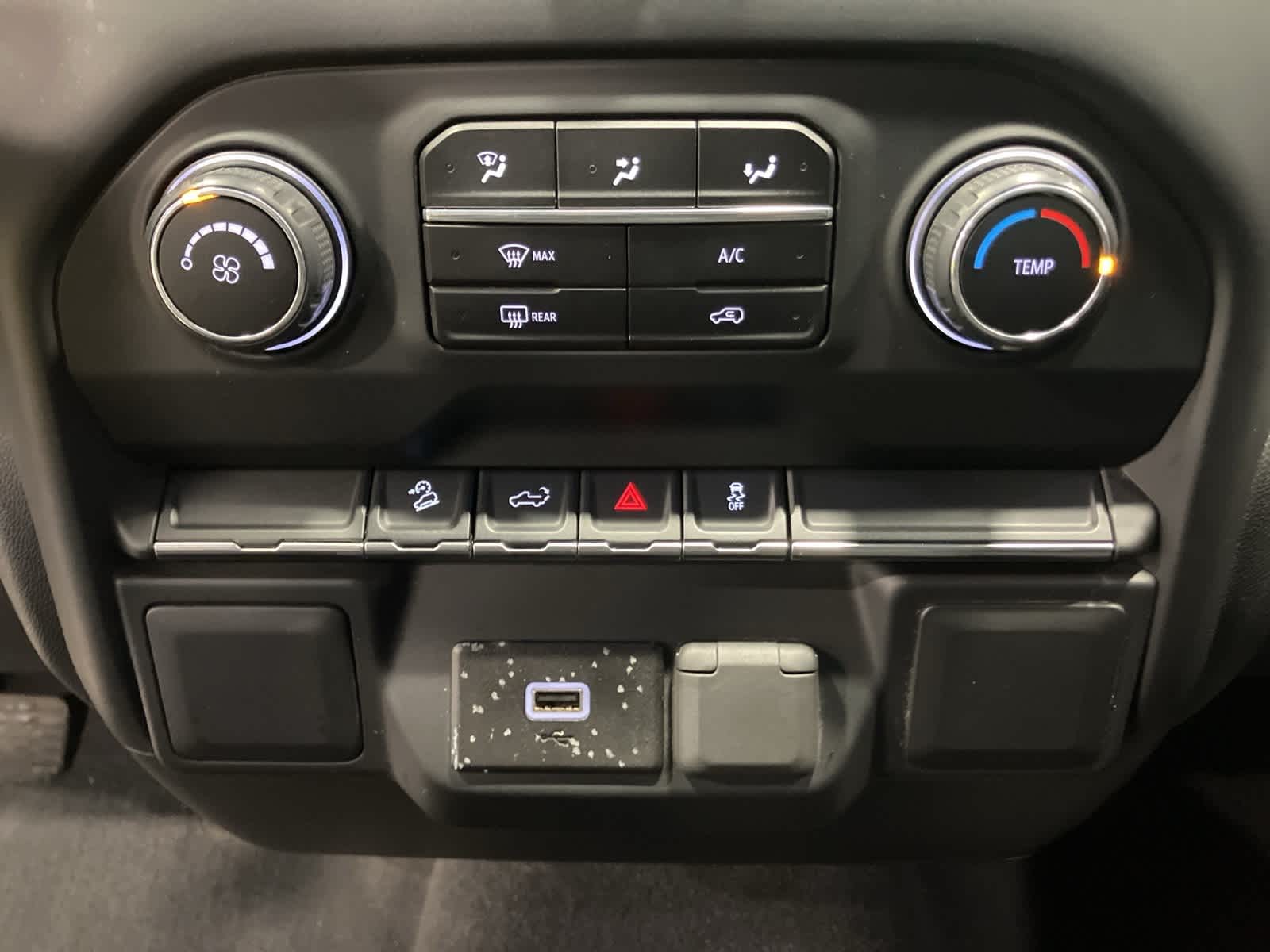 Thumbnail: 2019 Chevrolet Silverado 1500 - 14