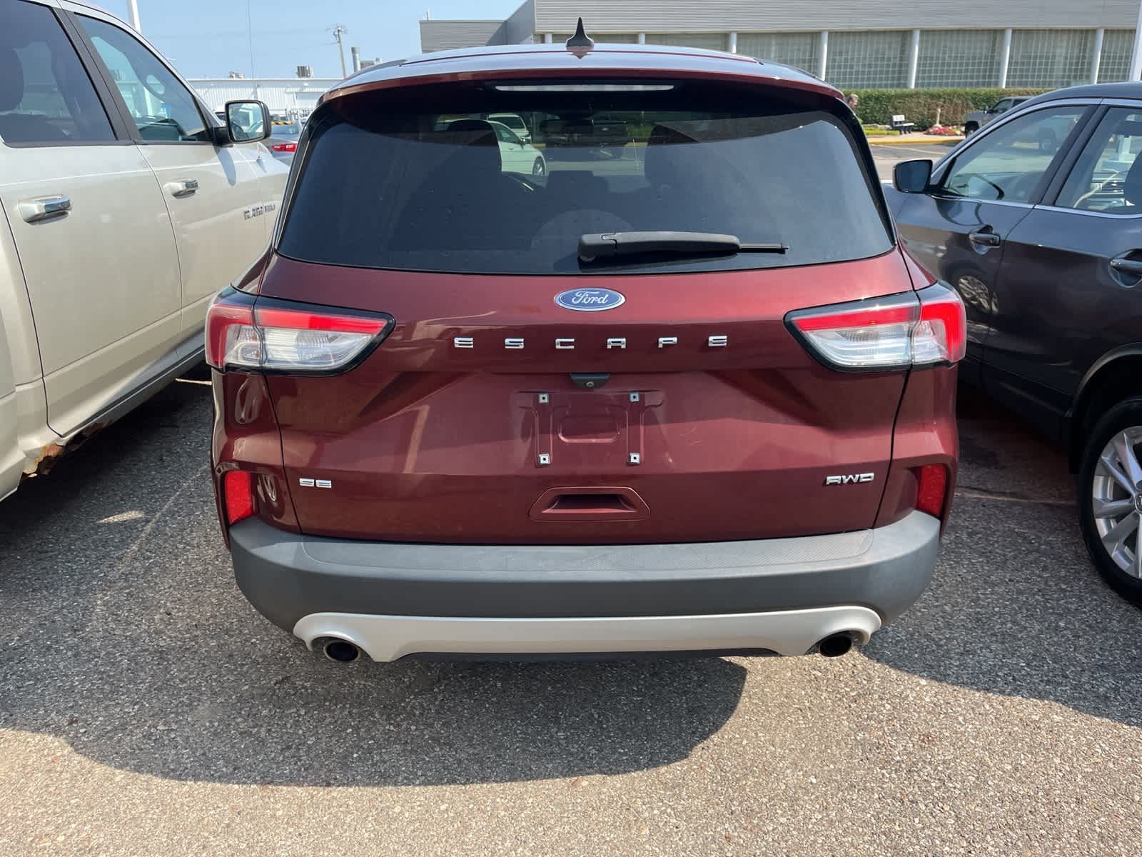 Thumbnail: 2021 Ford Escape - 9