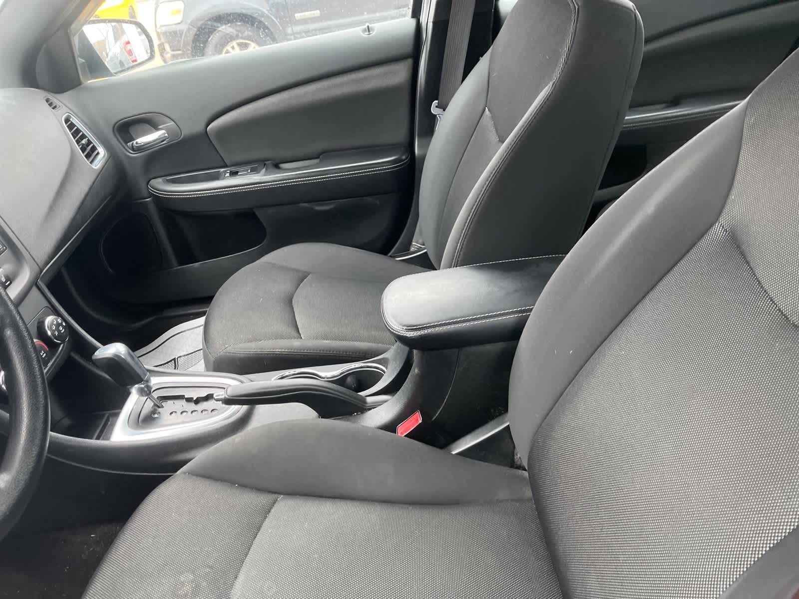 Thumbnail: 2013 Dodge Avenger - 25