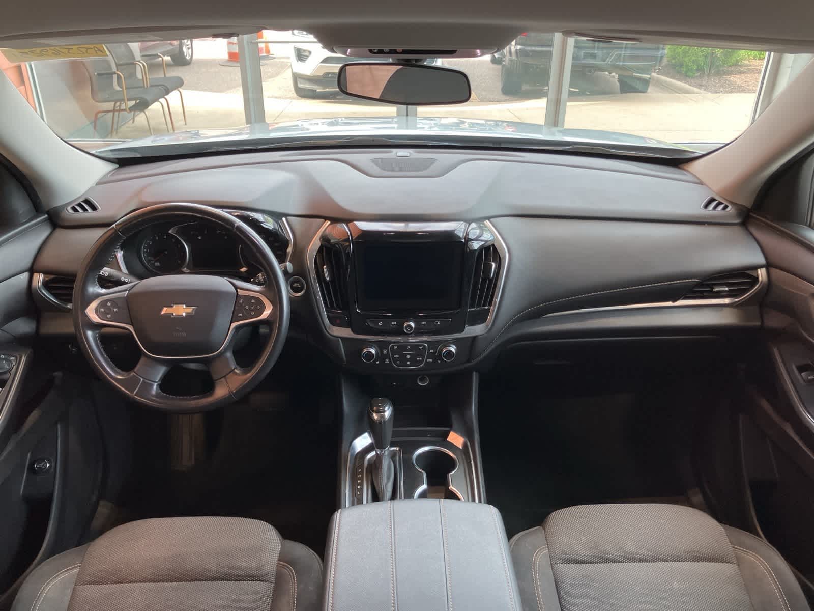 2020 Chevrolet Traverse LT 17