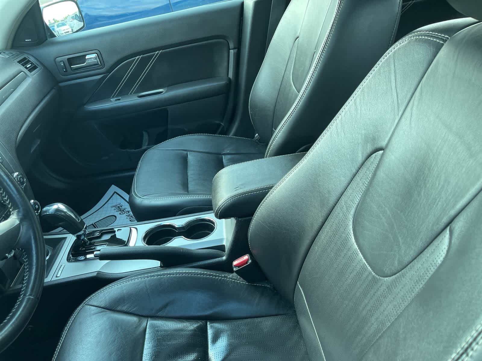 Thumbnail: 2010 Ford Fusion - 23