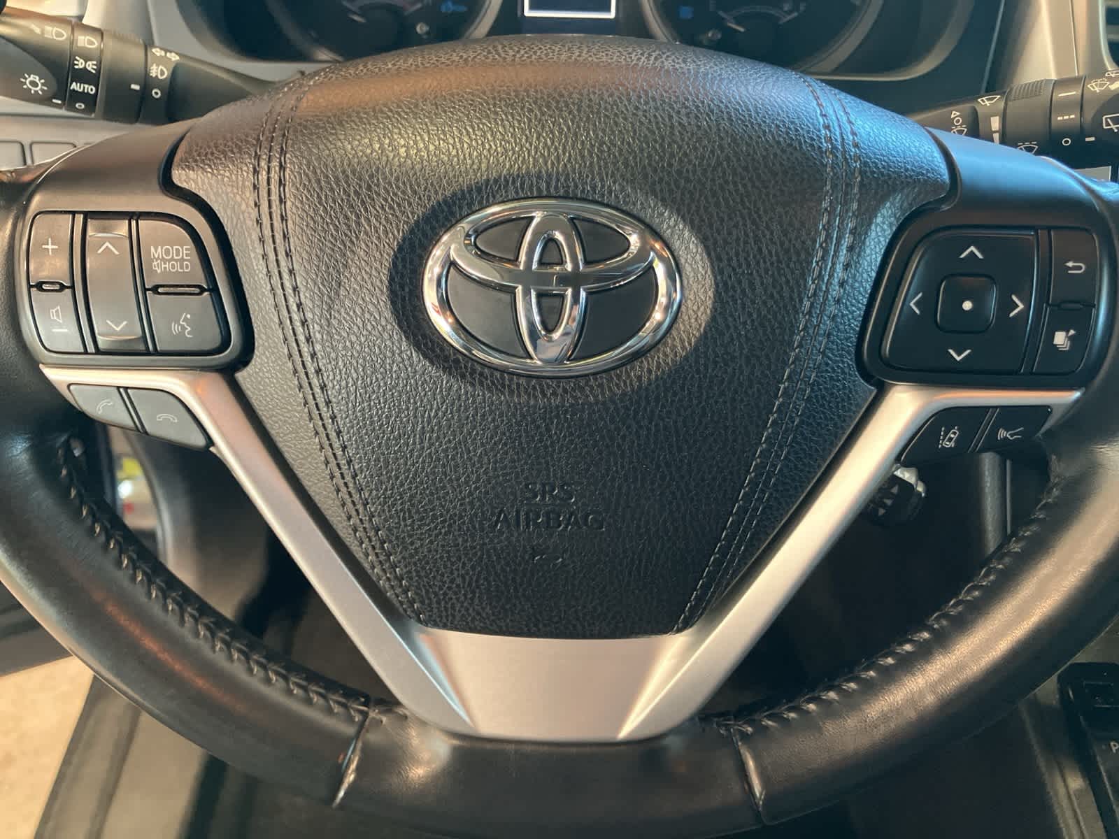 Thumbnail: 2018 Toyota Highlander - 14