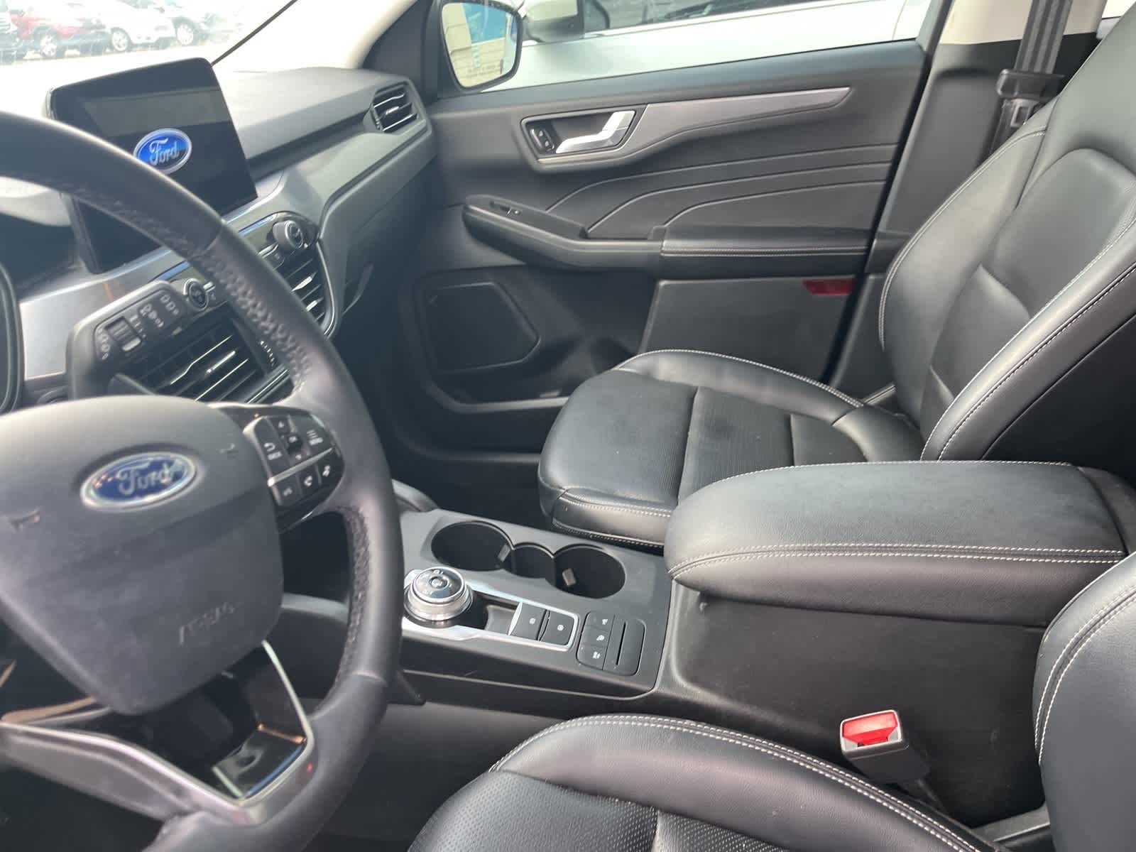 Thumbnail: 2021 Ford Escape - 25