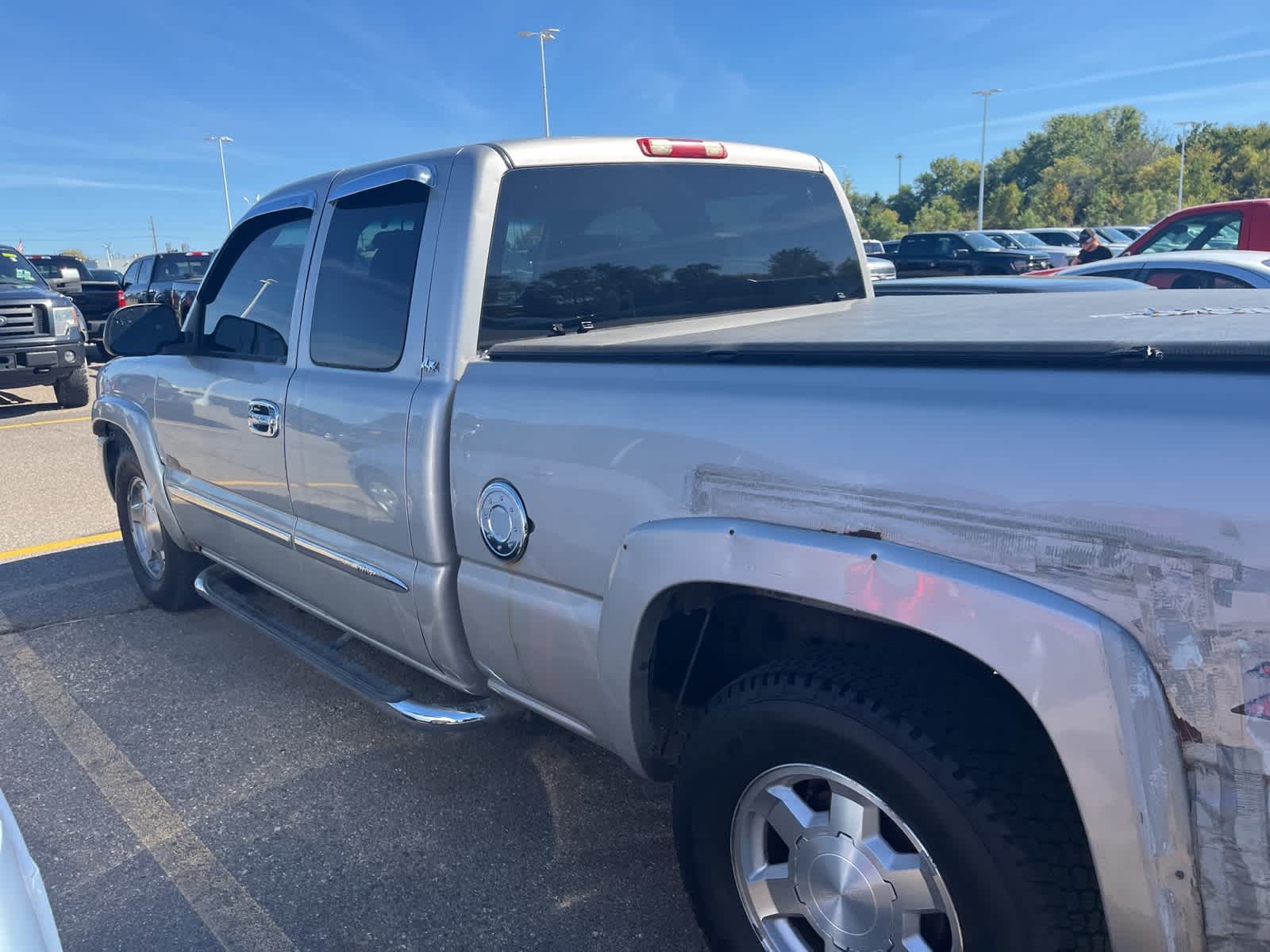 Thumbnail: 2005 GMC Sierra 1500 - 9
