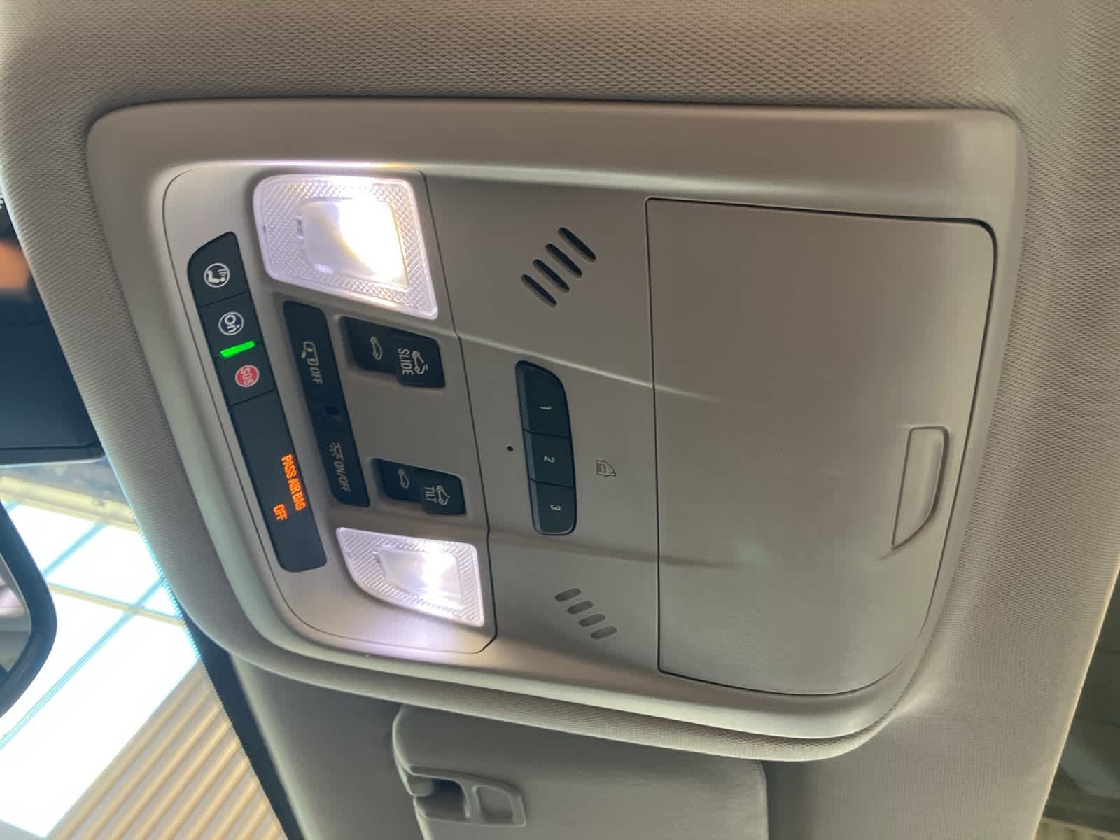 Thumbnail: 2017 GMC Acadia - 25