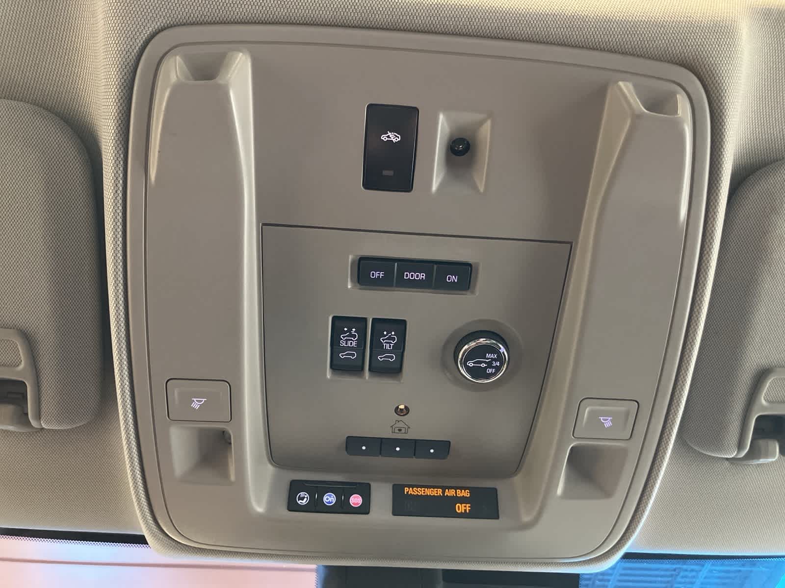 Thumbnail: 2017 Cadillac Escalade - 25