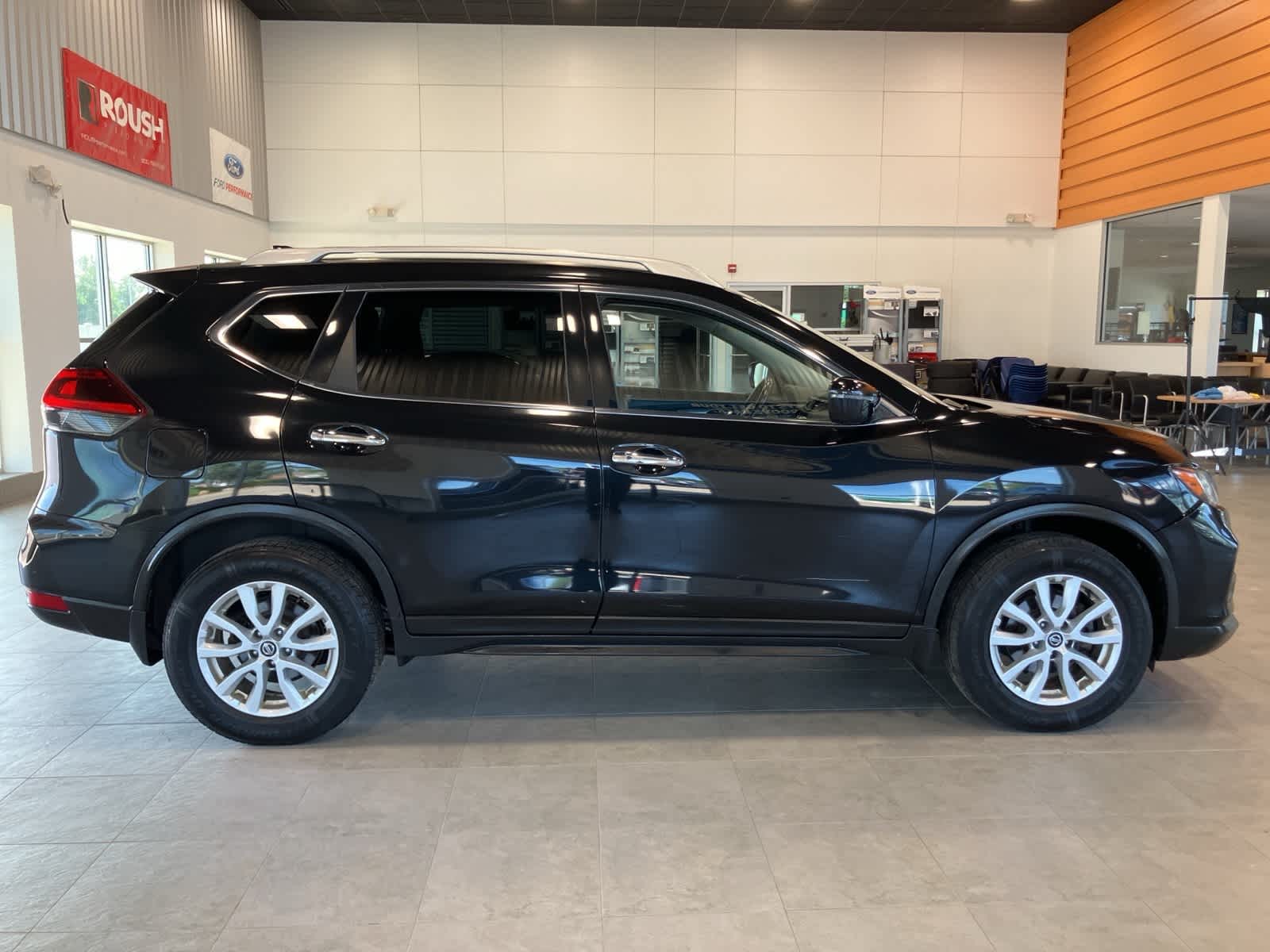 Thumbnail: 2018 Nissan Rogue - 4