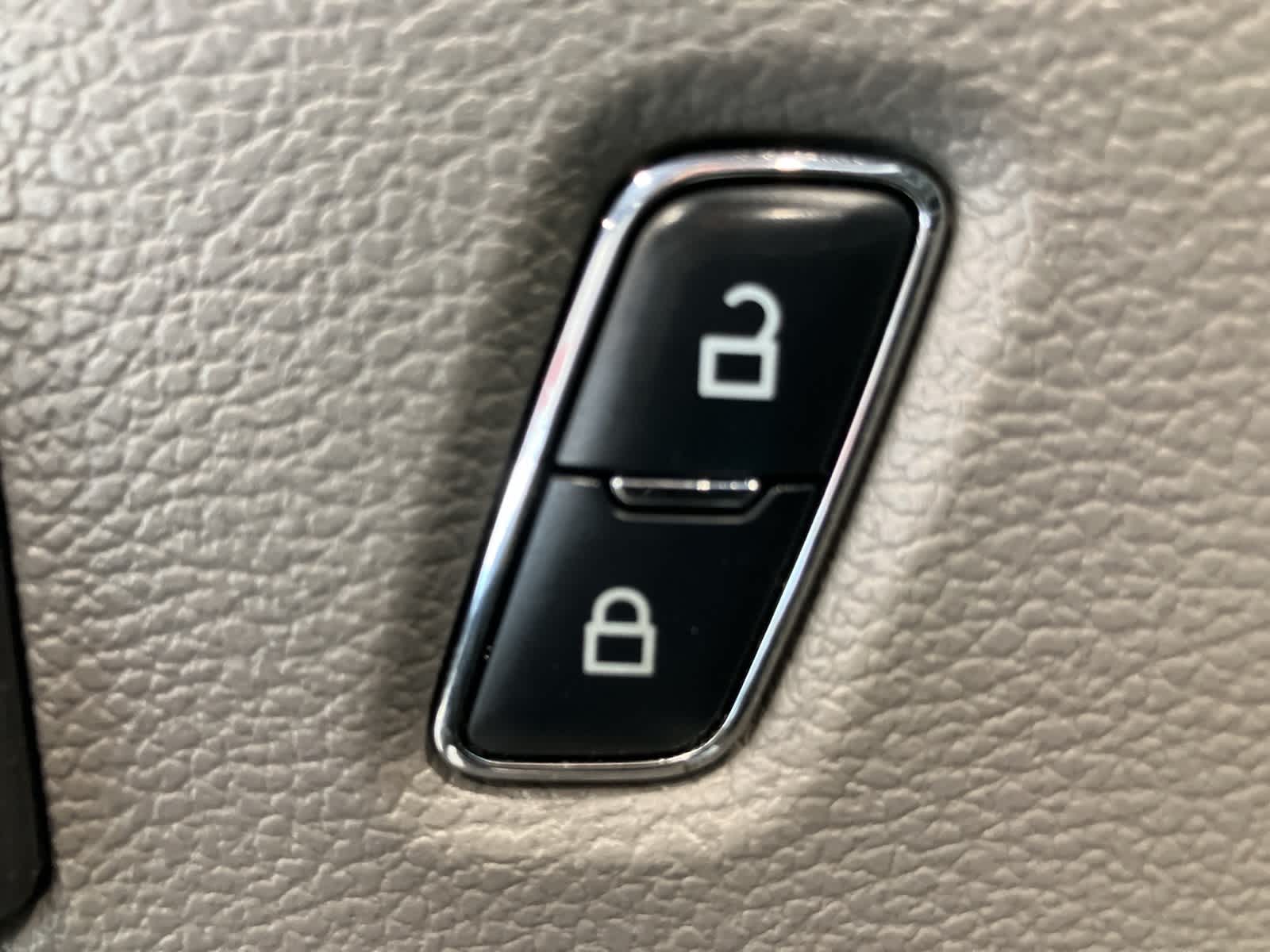 Thumbnail: 2017 Ford Econoline - 14