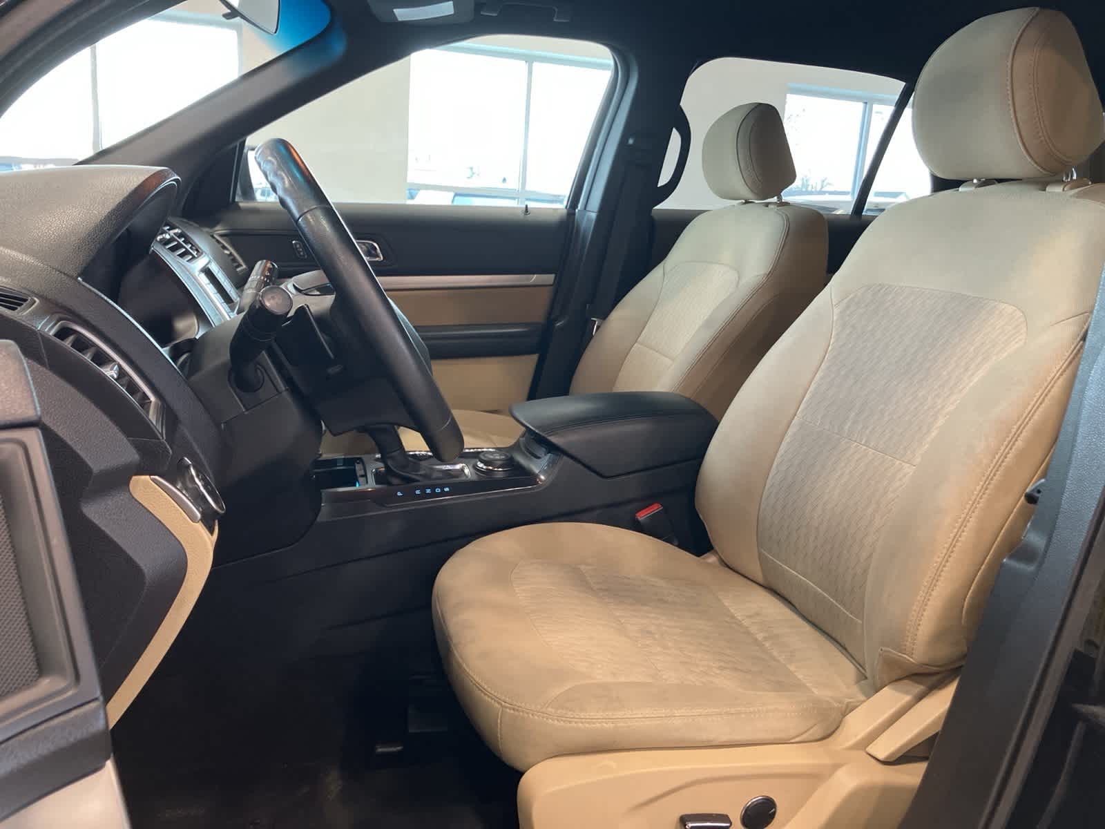 Thumbnail: 2017 Ford Explorer - 10