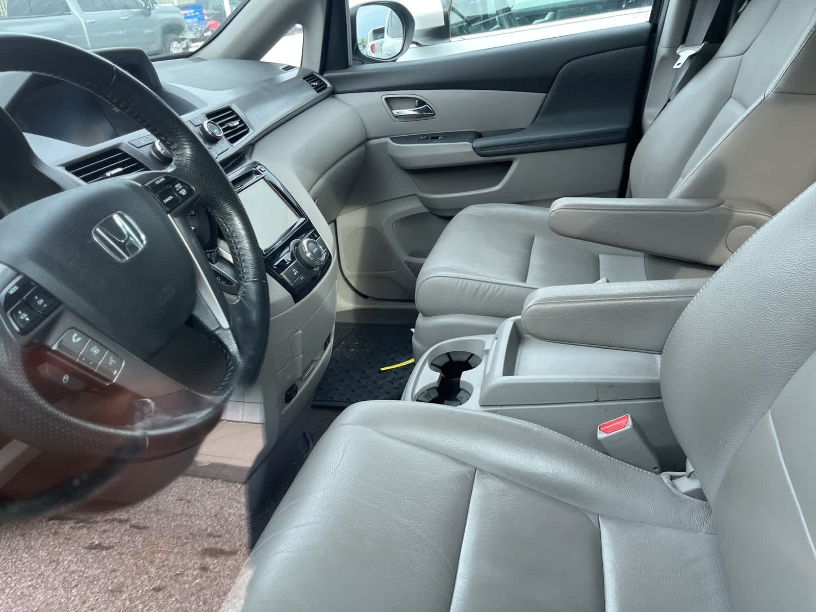 Thumbnail: 2015 Honda Odyssey - 25